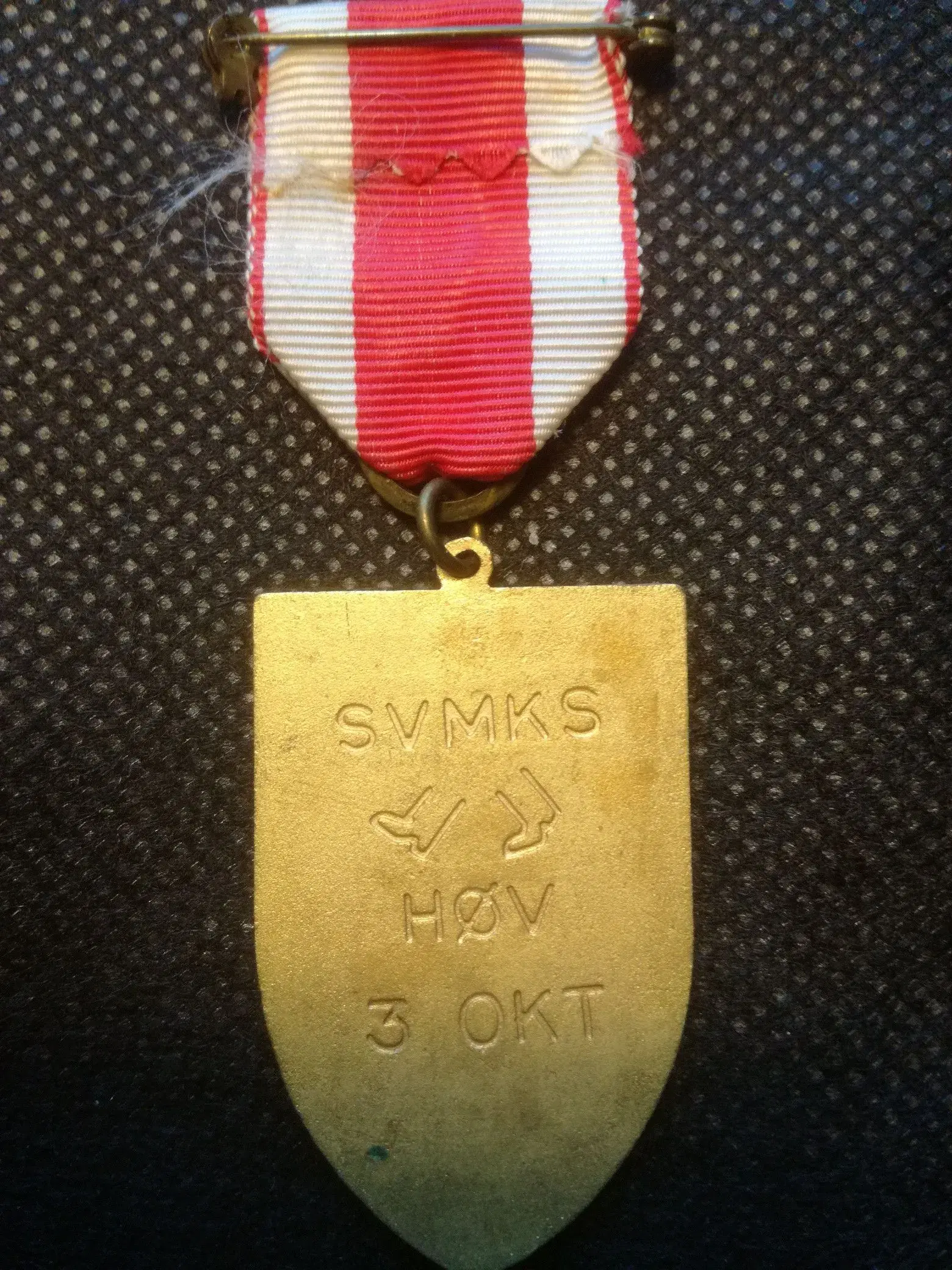 Militærmærkerpins og medaljer