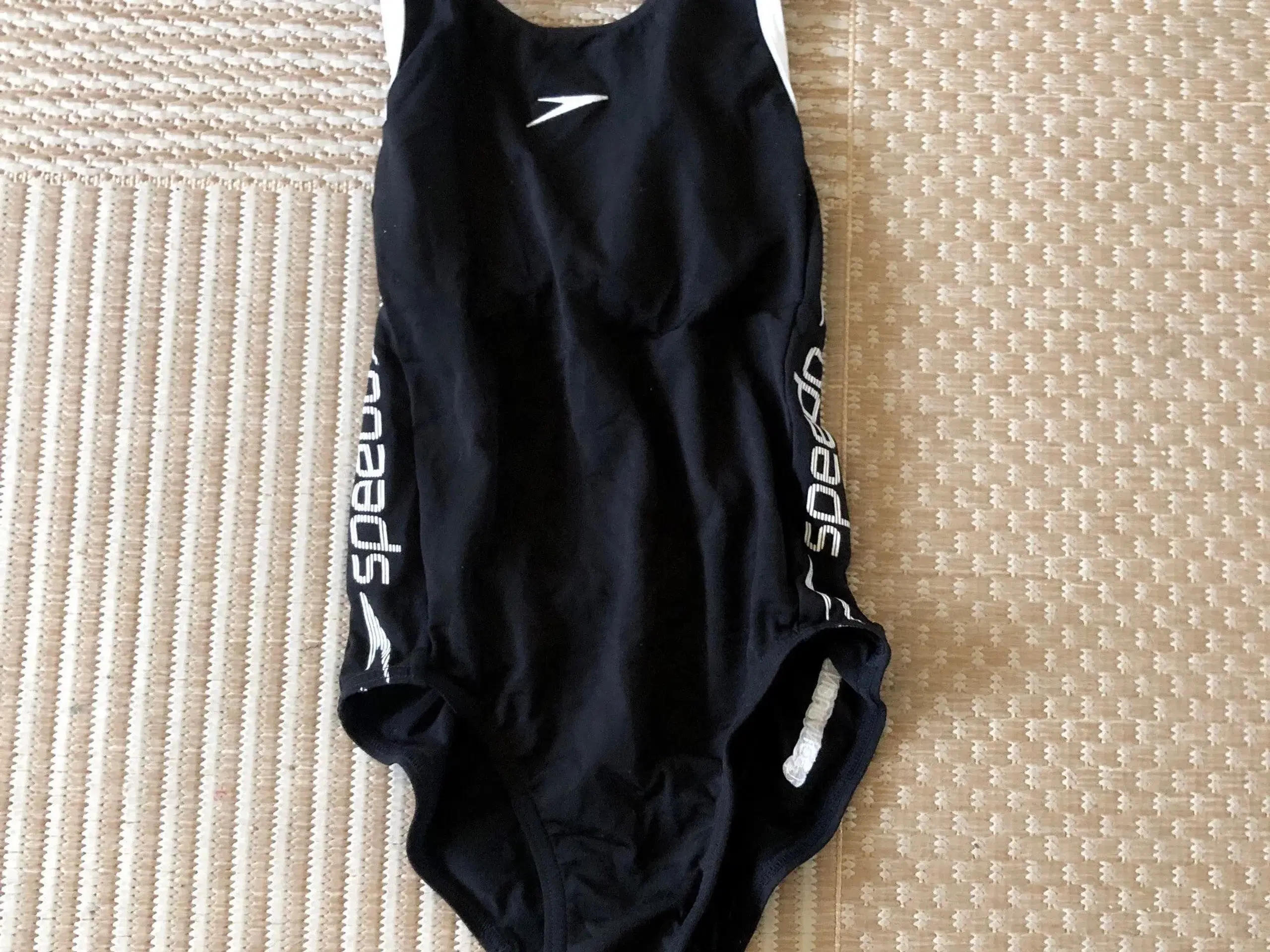 Speedo sort hvid badedragt str 116 cm