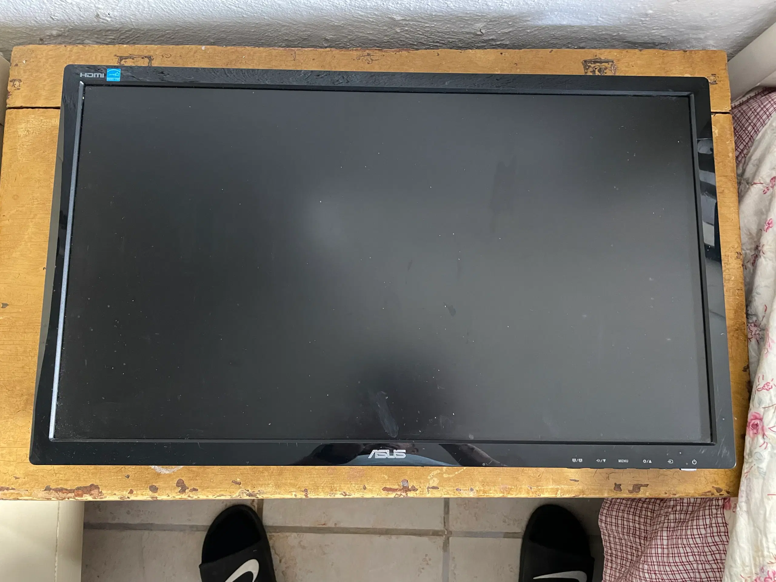 Skærm Asus 24”