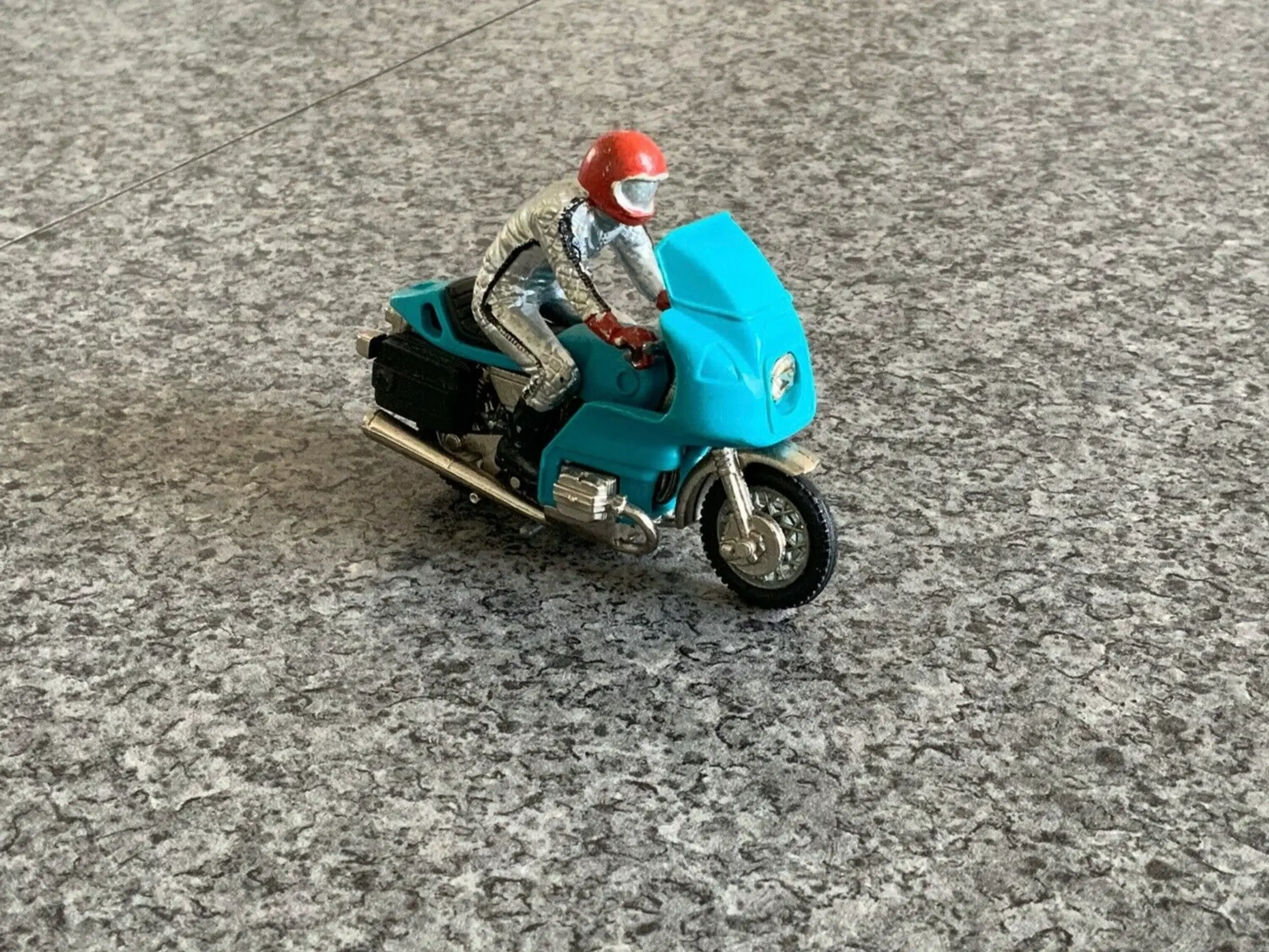 Britains No 9696 BMW R100  Civilian