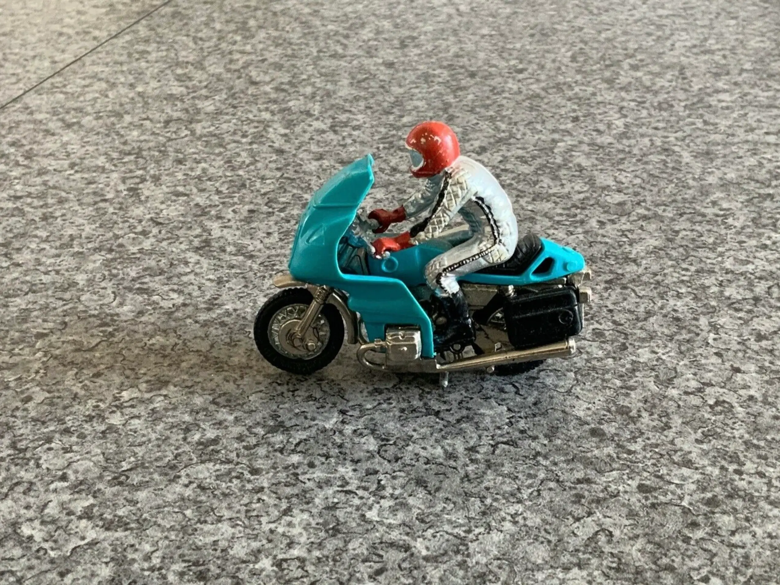 Britains No 9696 BMW R100  Civilian