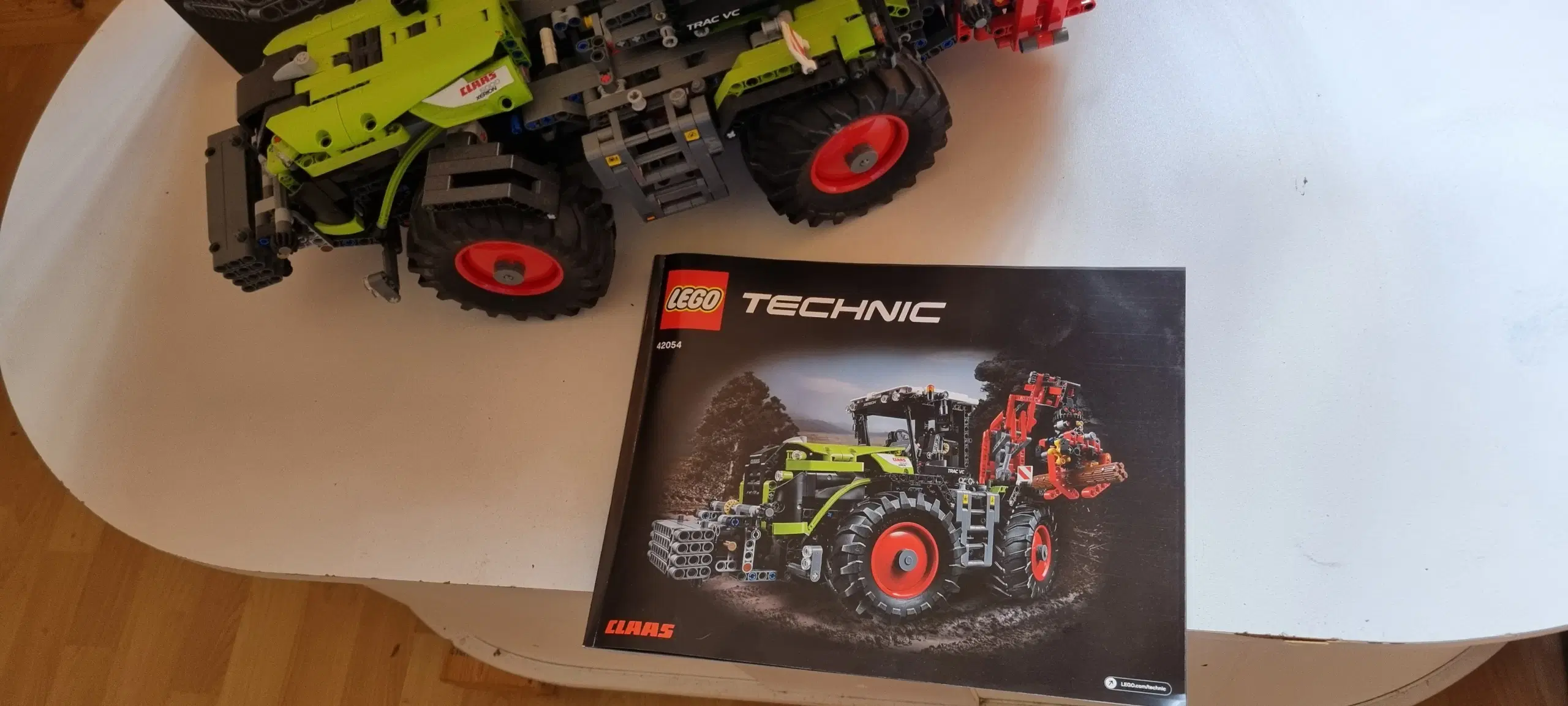 Lego Technic Class Xerion 42054