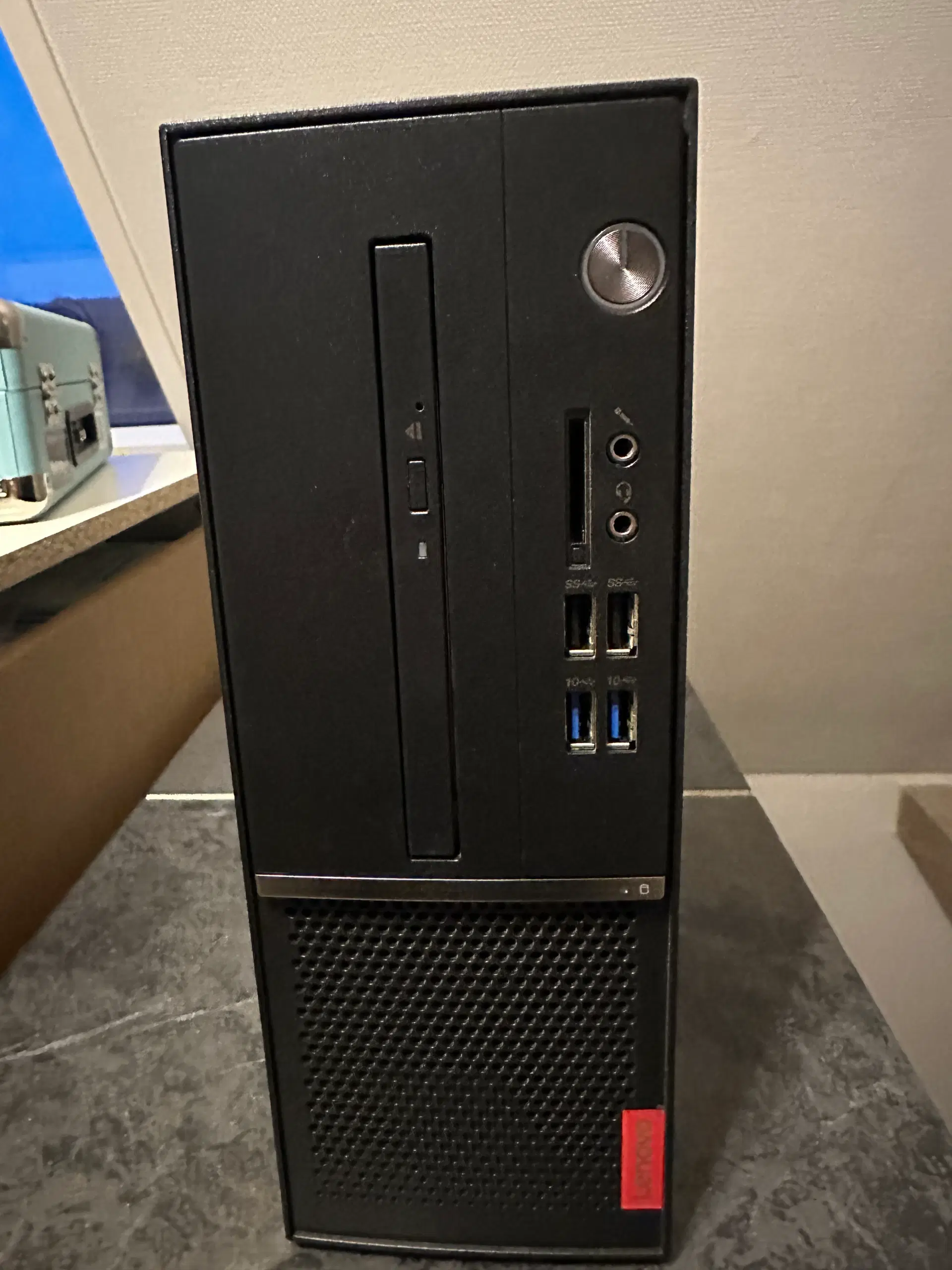 Lenovo V530S