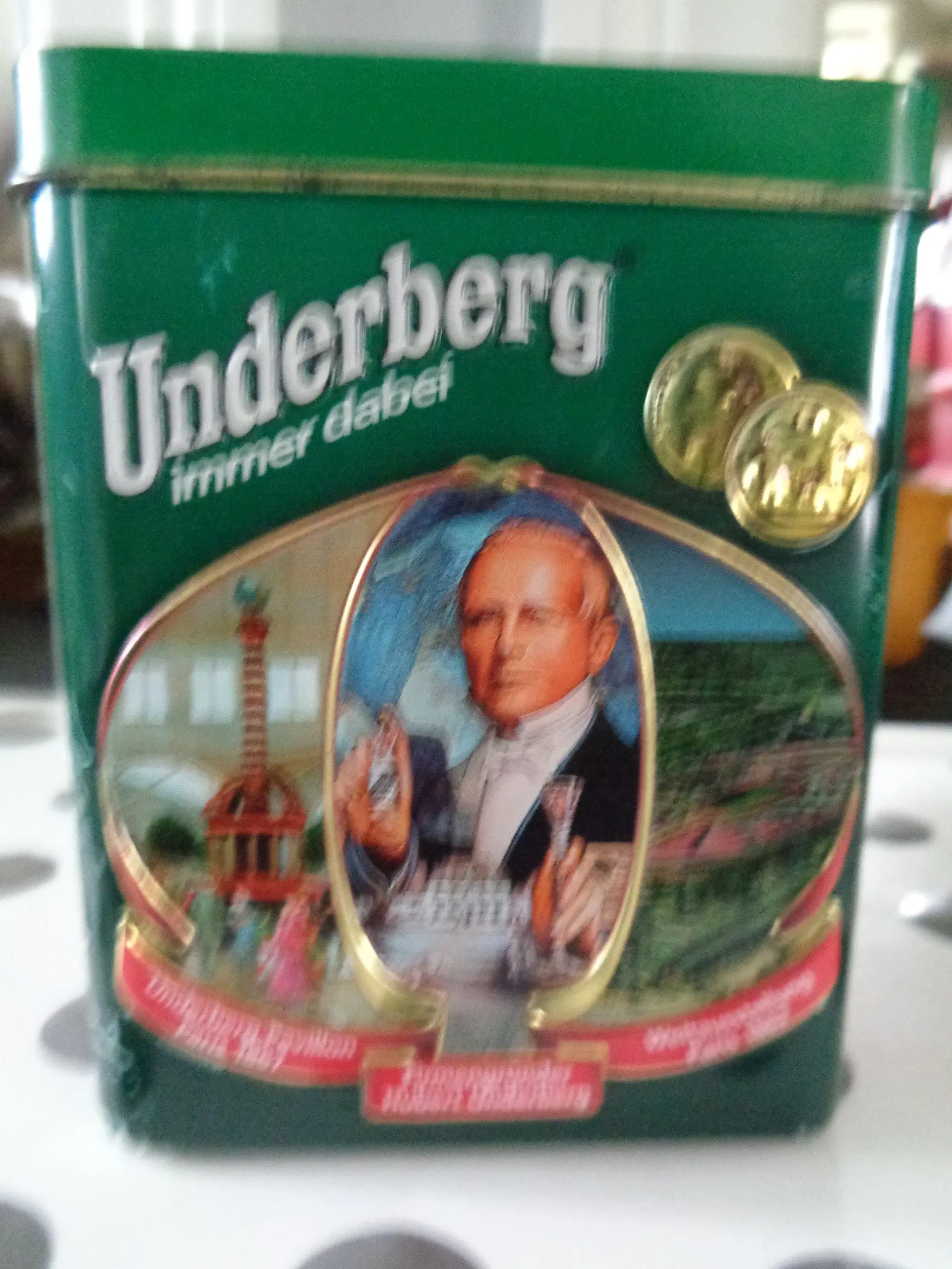 Underberg årsdåse