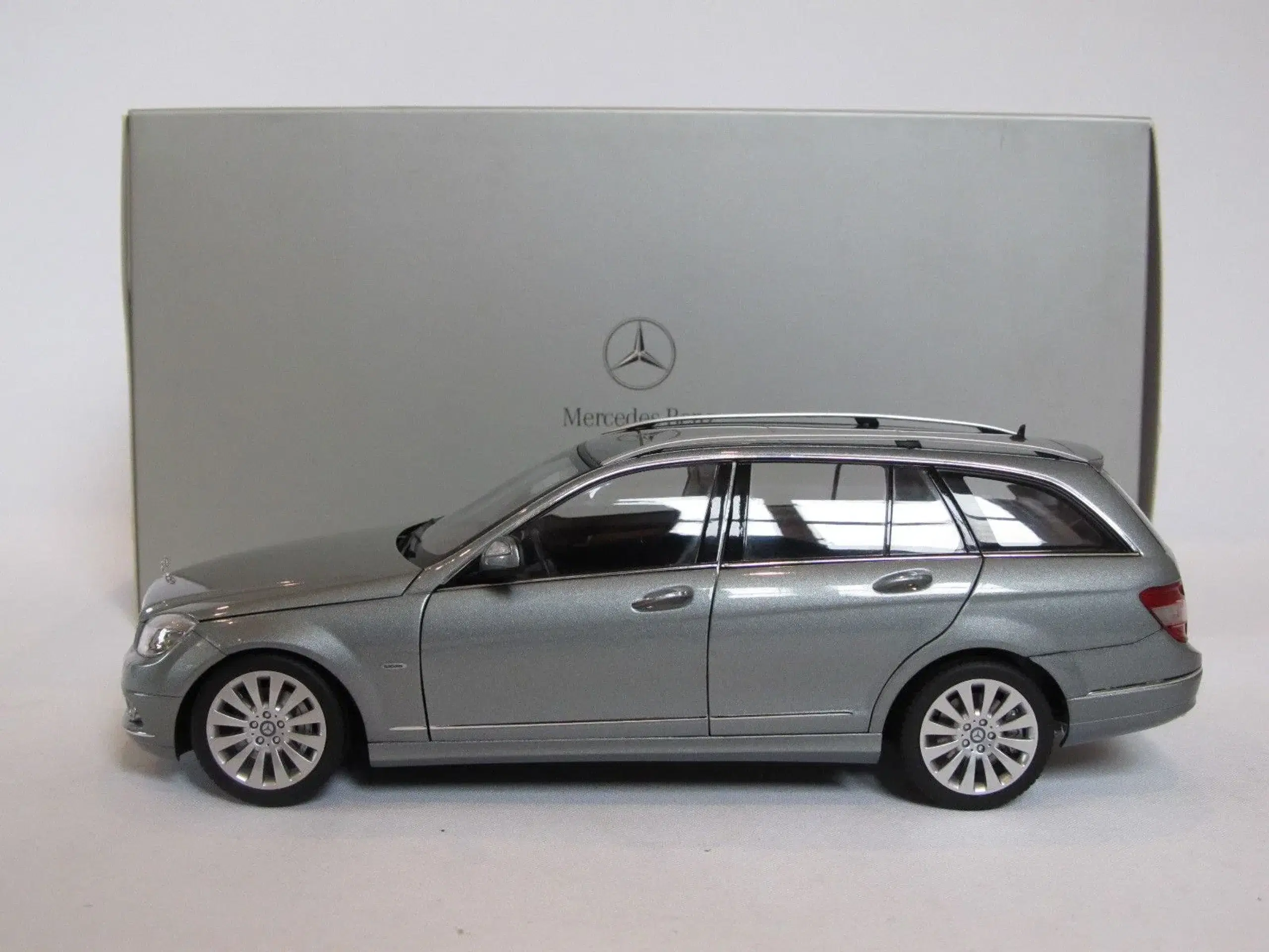 2008 Mercedes C-Klasse T-Model 1:18