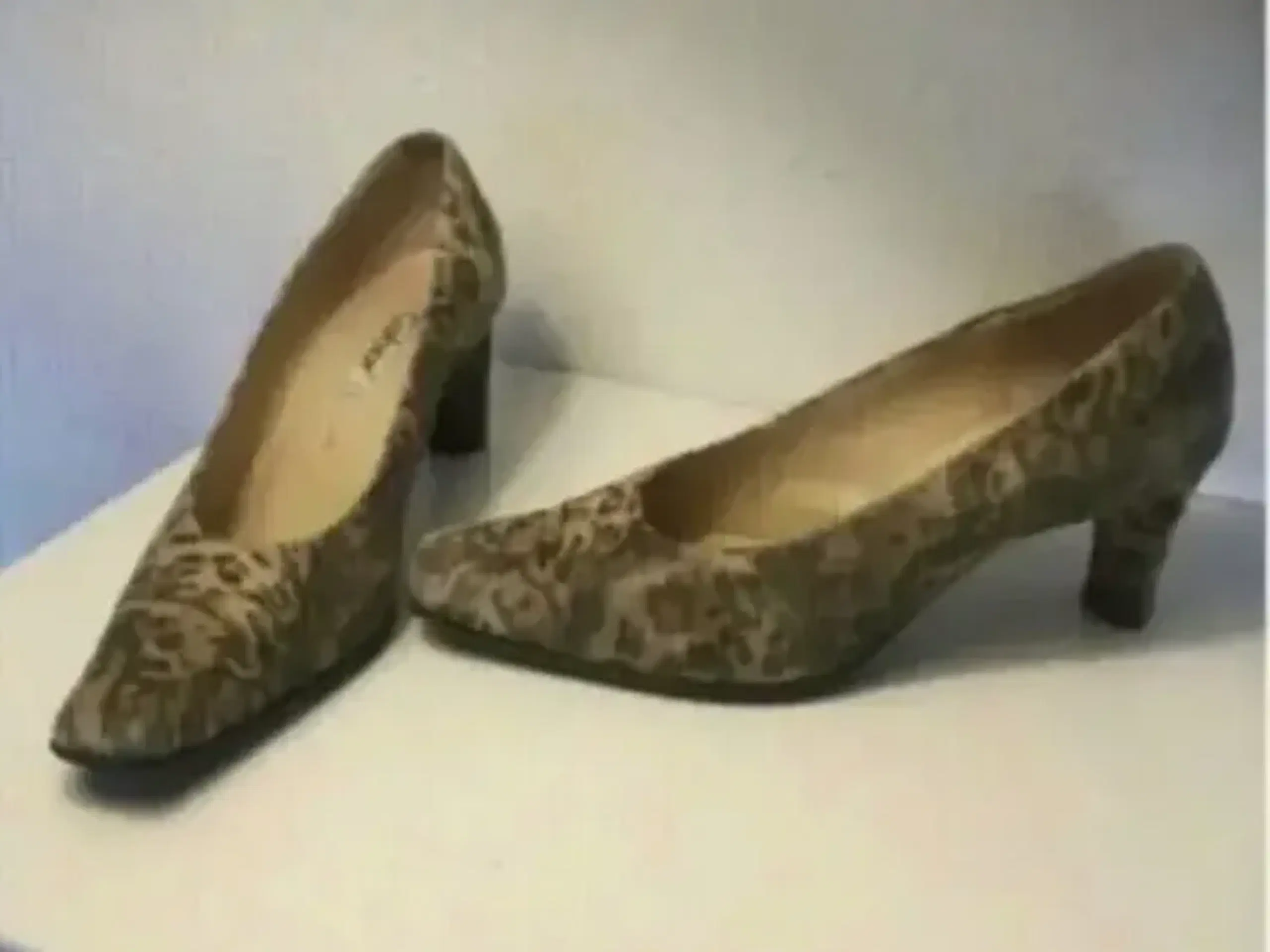 Exclusive GABOR LEOPARD heels