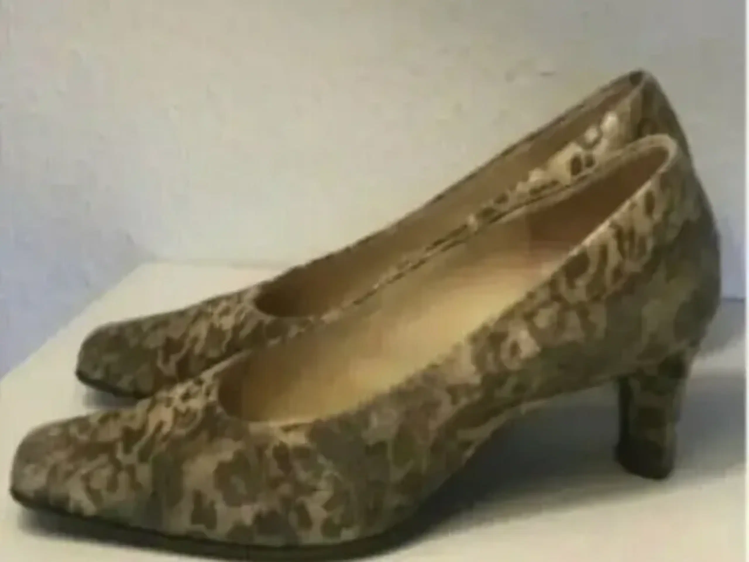 Exclusive GABOR LEOPARD heels