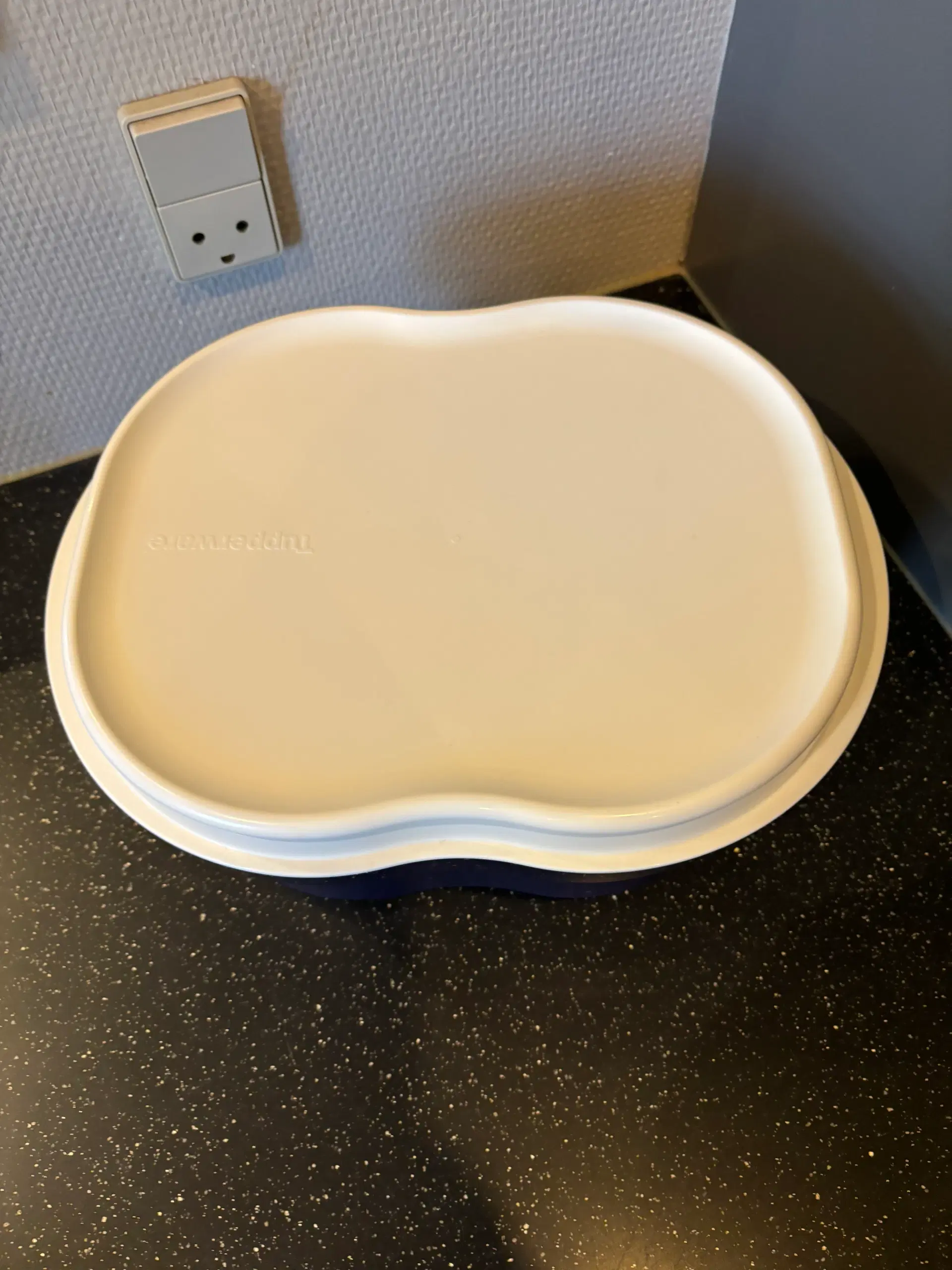 Tupperware brødboks