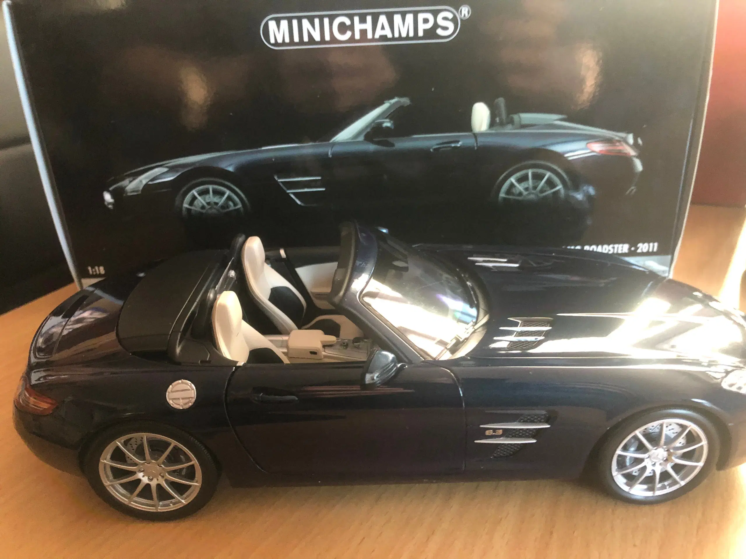 1:18 Mercedes SLS Roadster