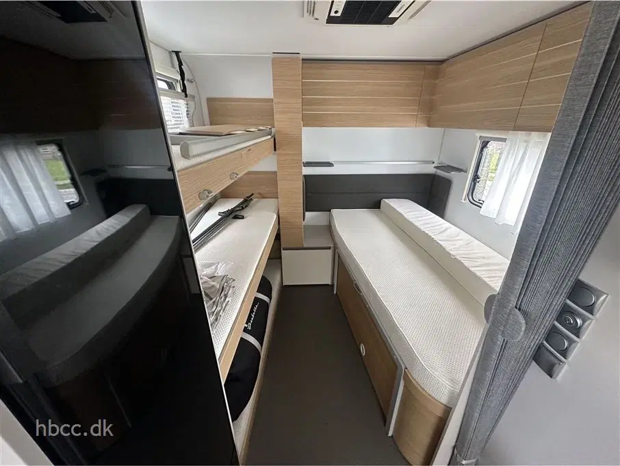 2022 - Adria Adora 593 UK