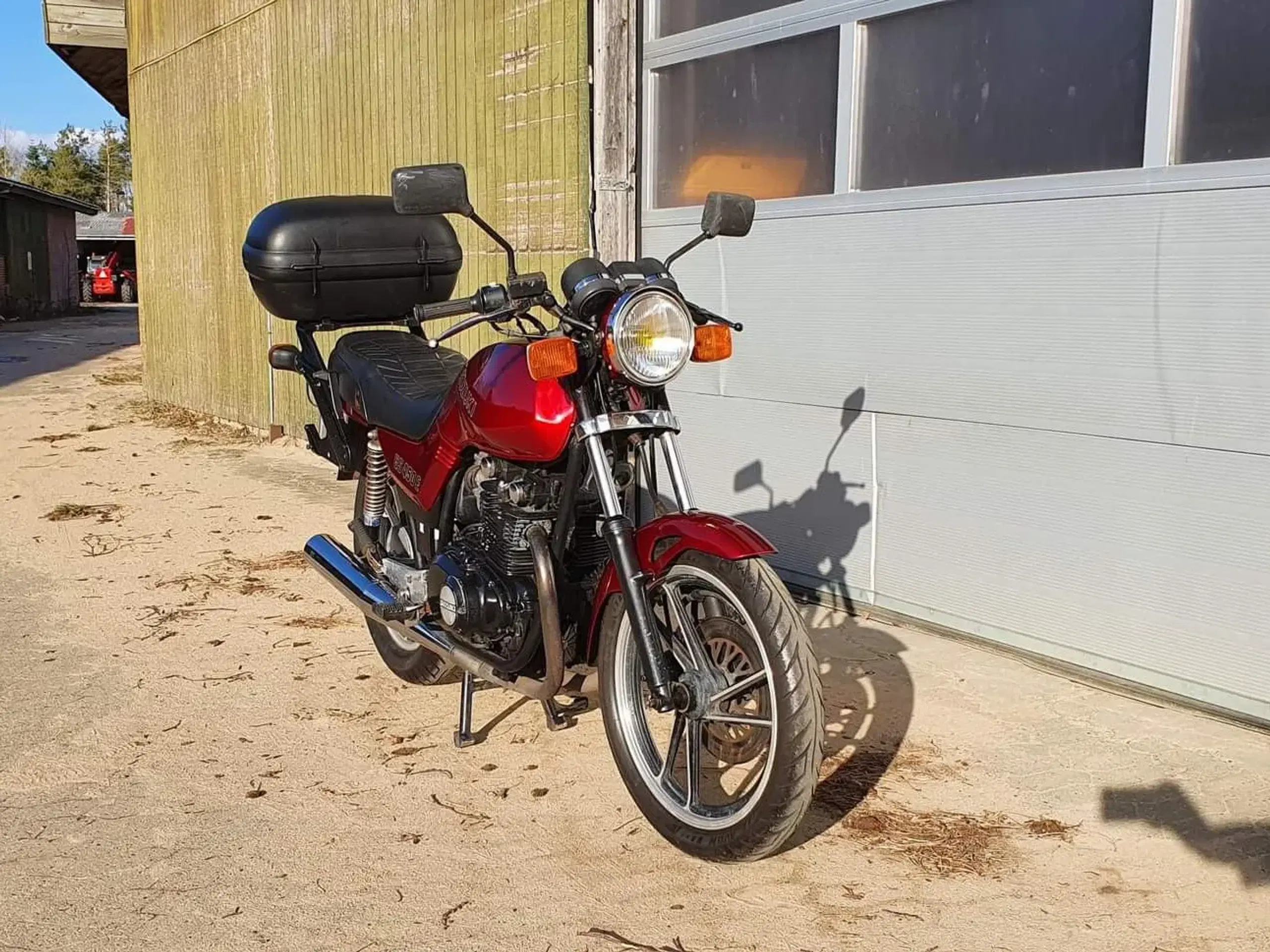 Rød veteran Suzuki GS 450E i fin stand