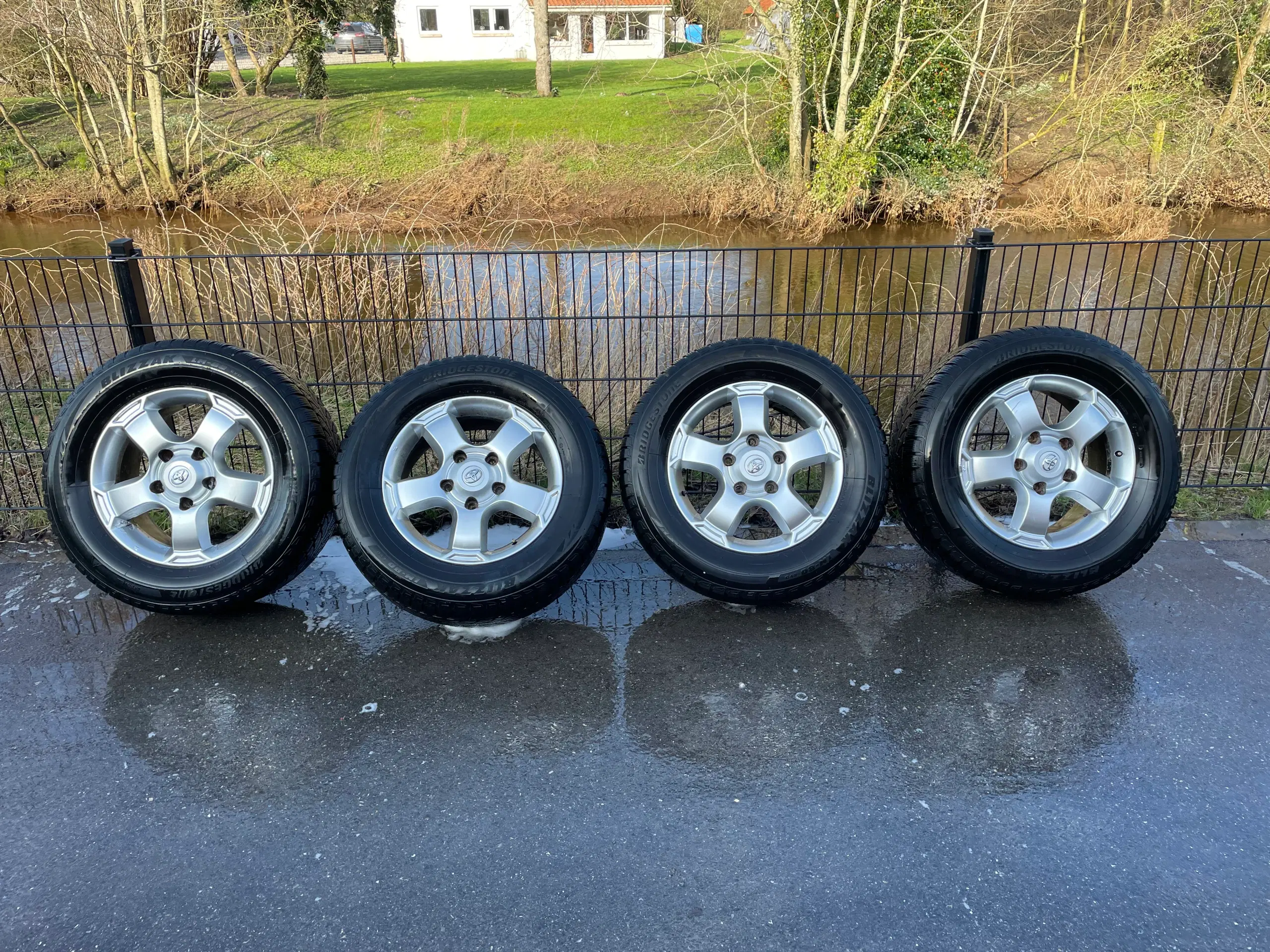 Toyota Landcruiser 18 “ originale Allufælge