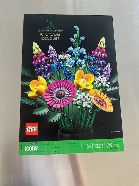 Lego wildflower bouquet