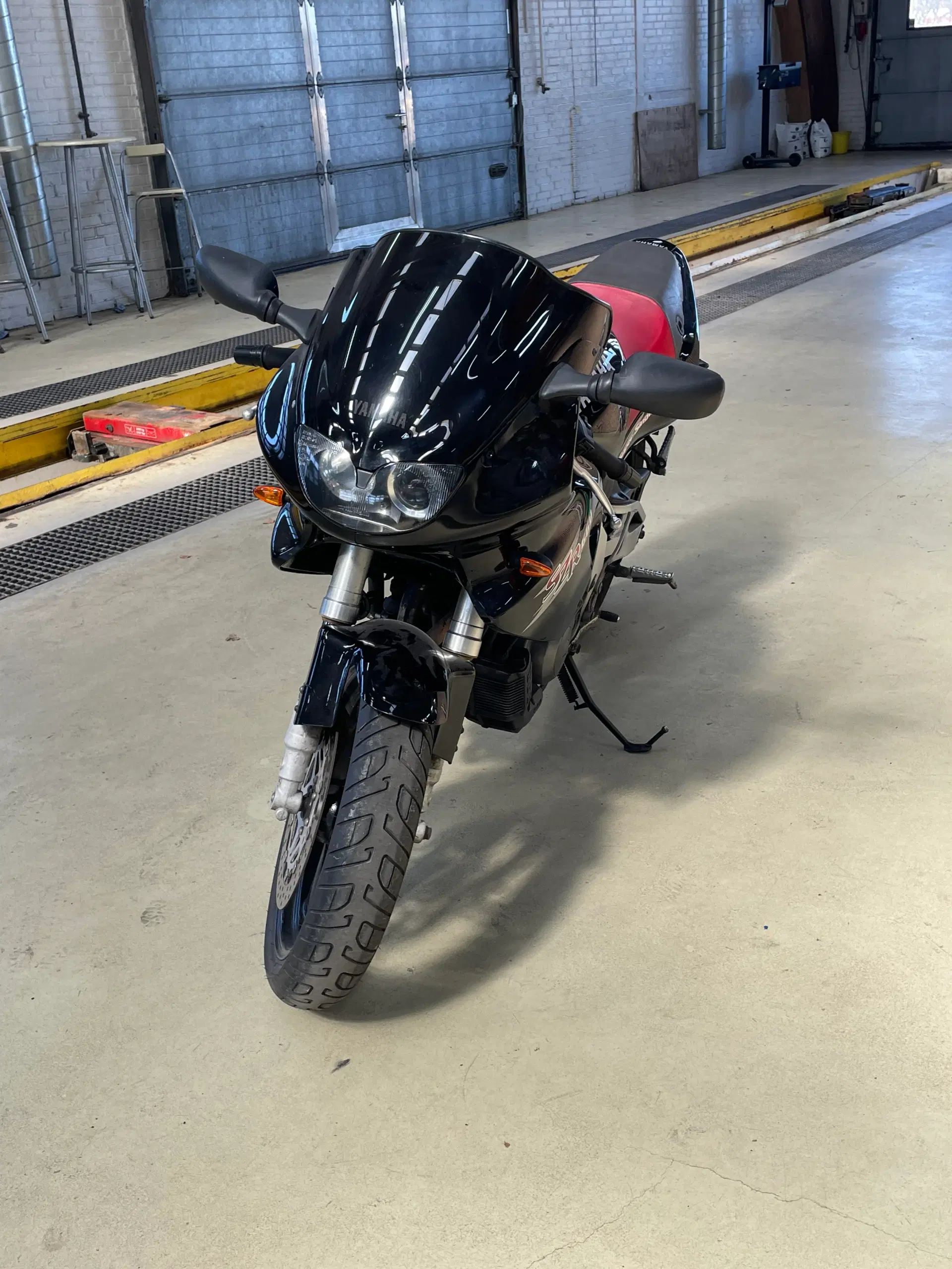 YAMAHA SZR 660 BELGARDA