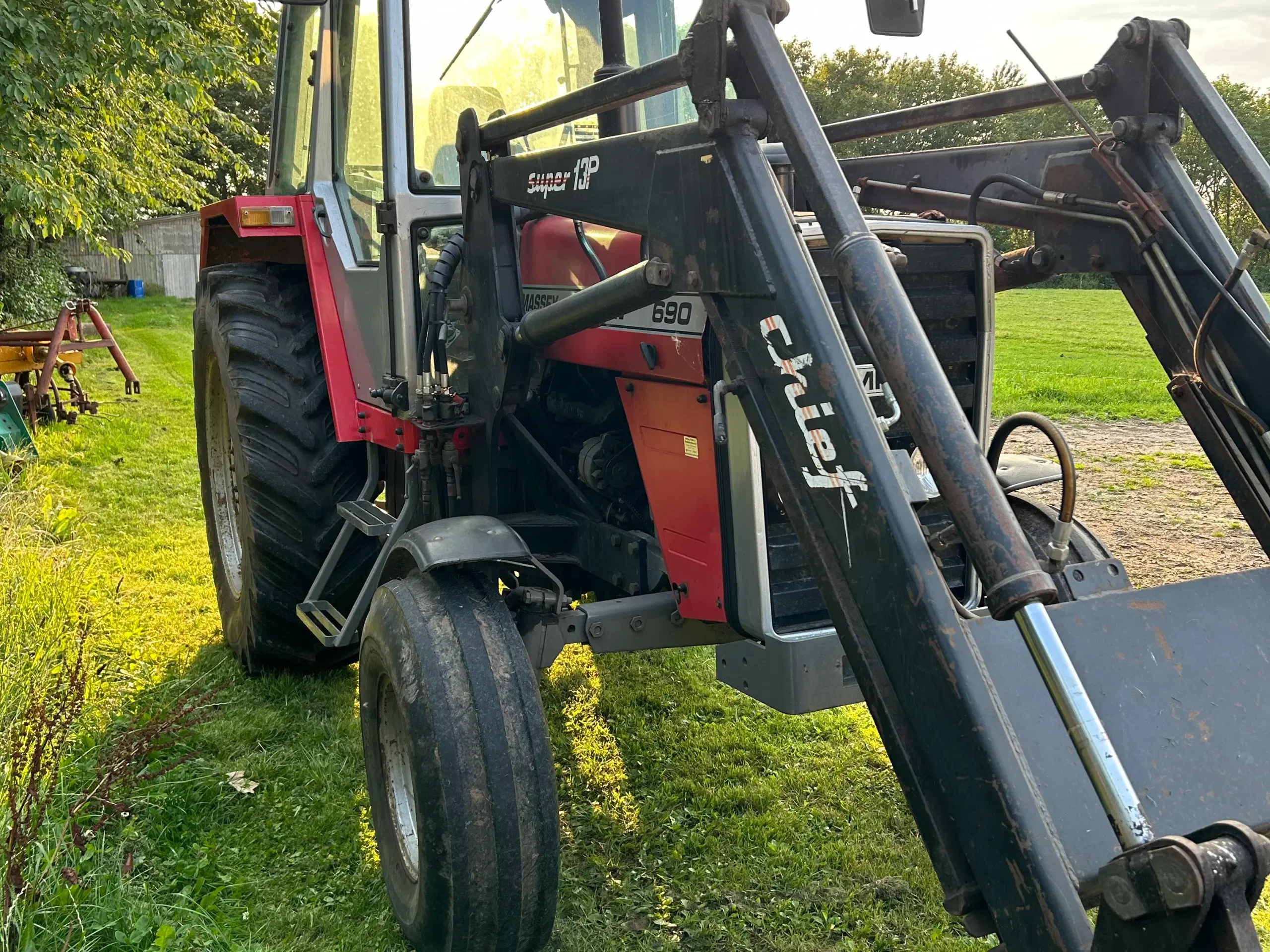 Massey Ferguson 690