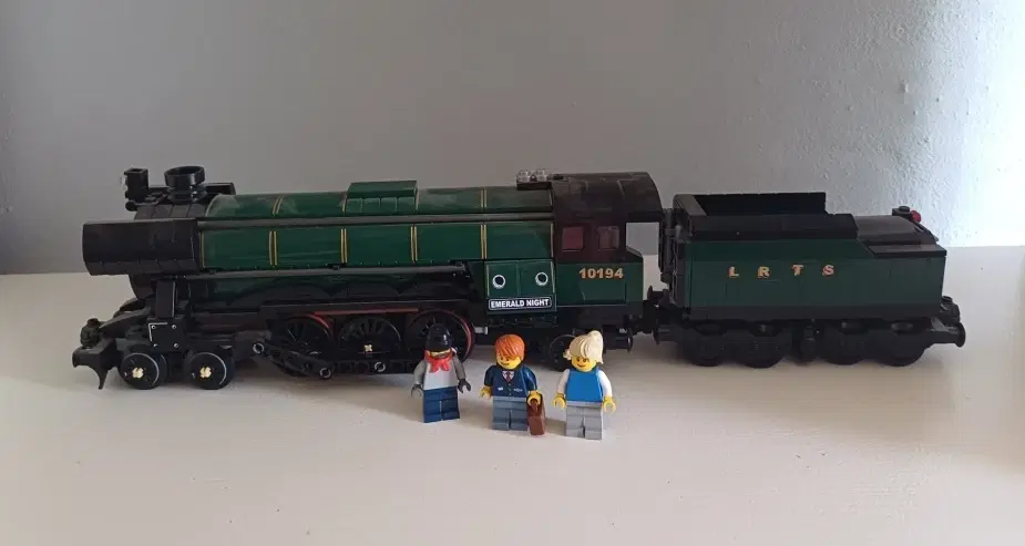 Lego Train 10194 - Emerald Night