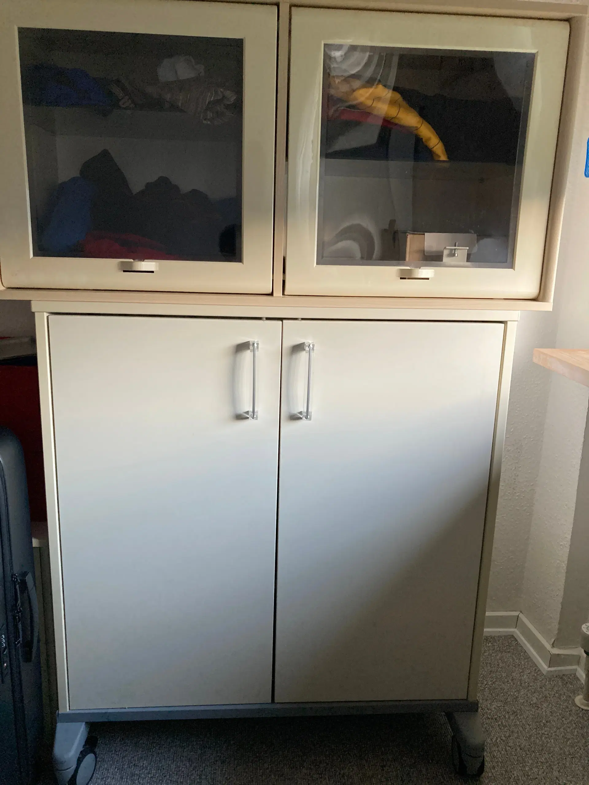 IKEA skab robust