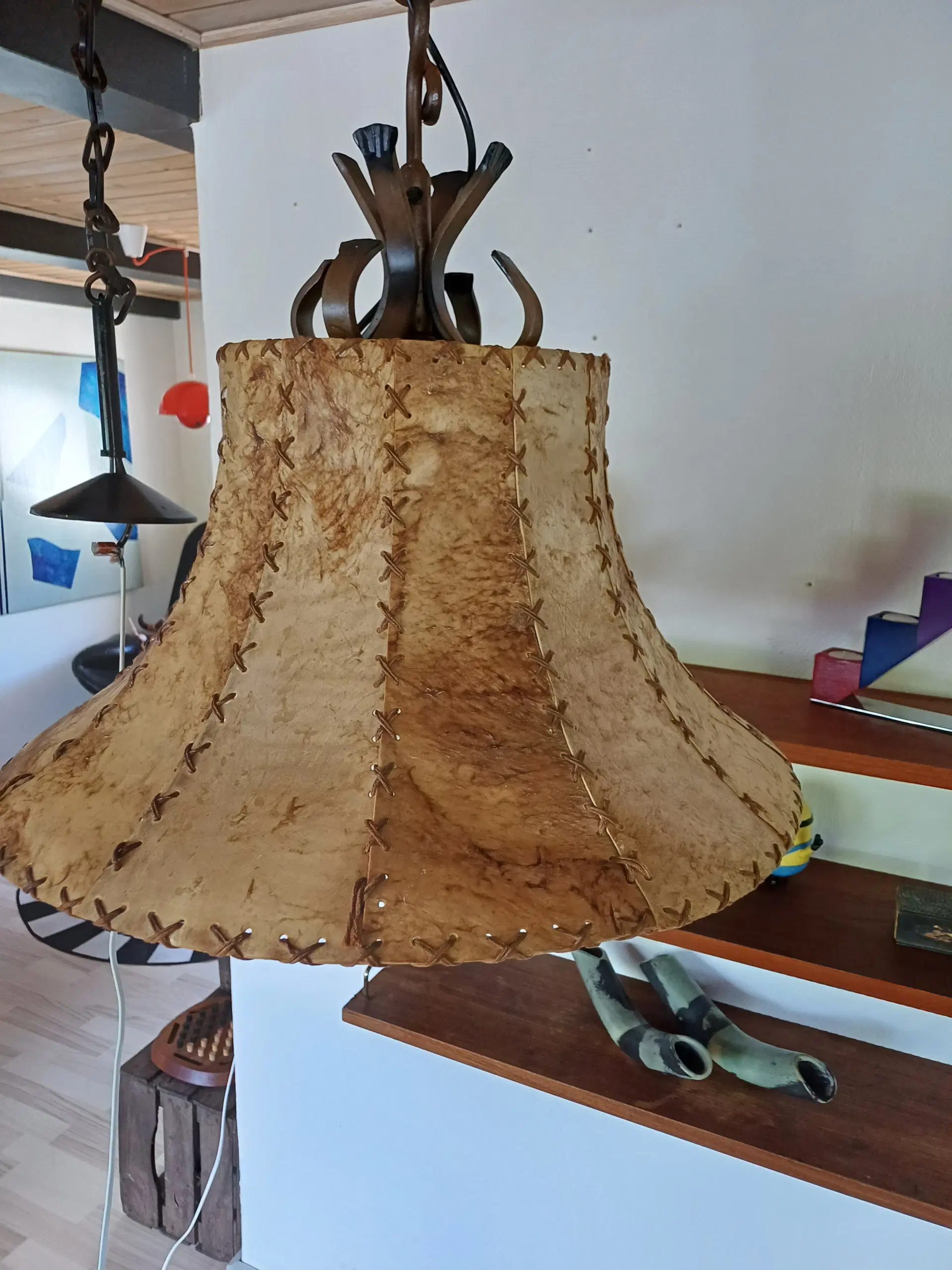 Unika rå skind lampe ø55