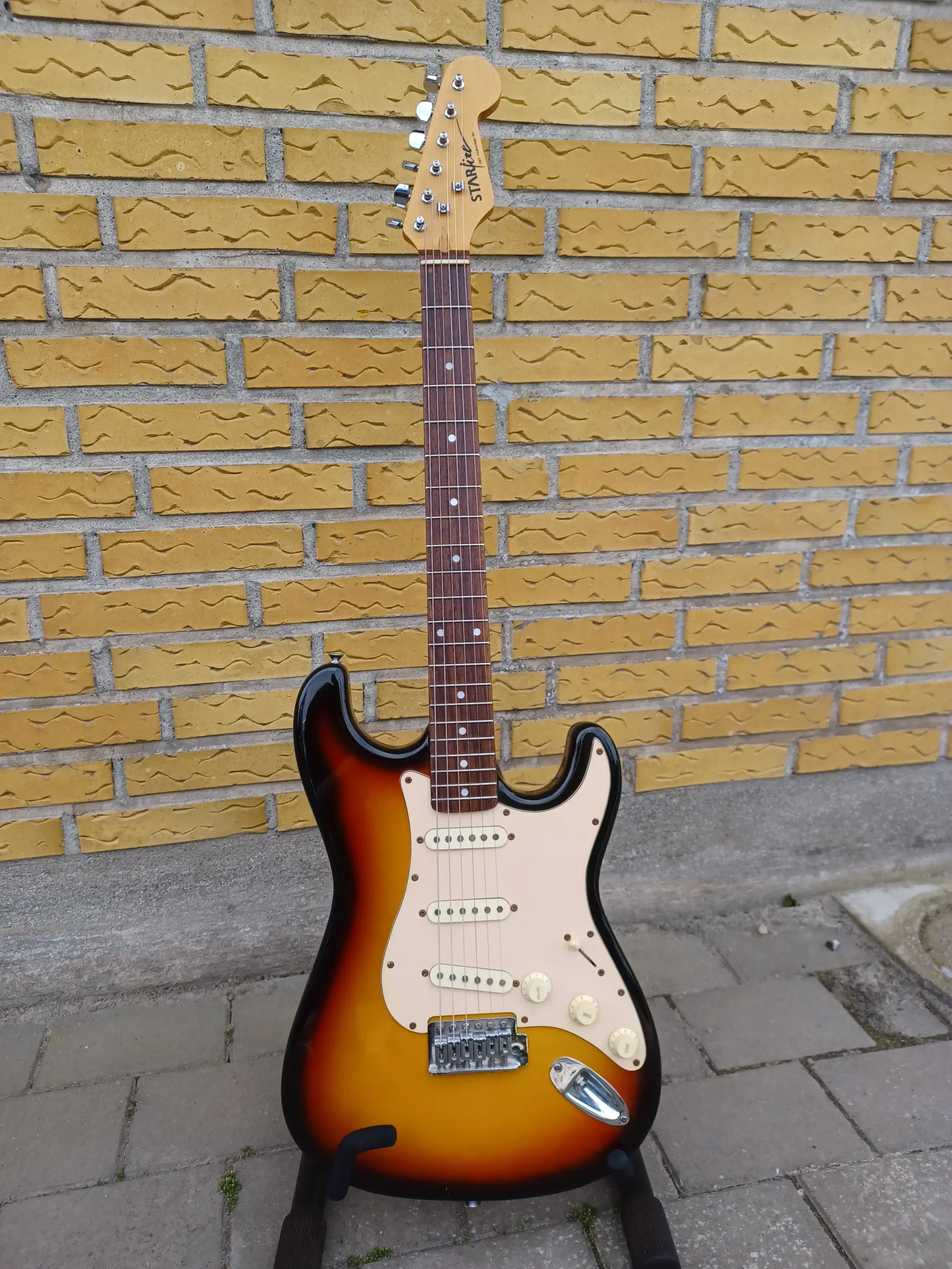 Japansk kopi af en Fender Stratocaster