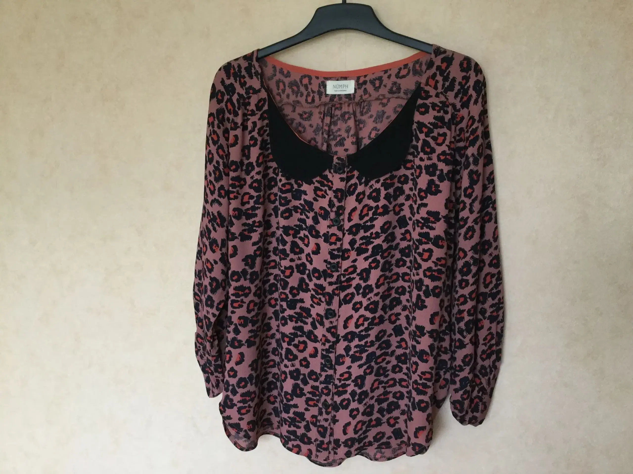 Ny NUMPH  bluse / skjorte  str 42