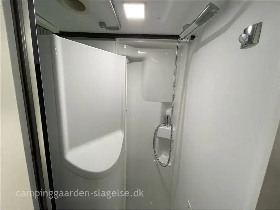 2024 - Adria Twin Supreme 640 SLB   AUTOMATGEAR - VOGNEN ER PÅ LAGER