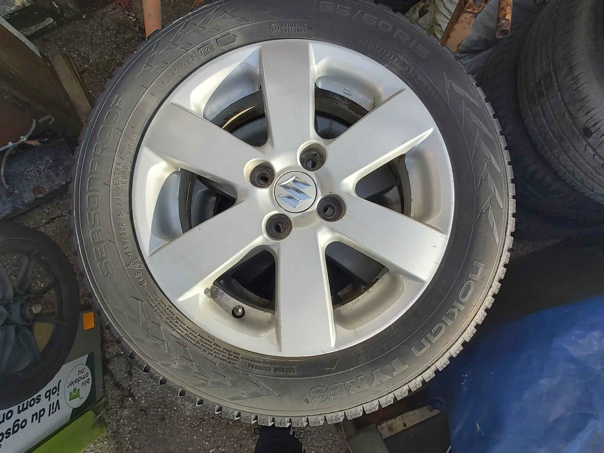 Aludæk 185/60 R15 swift