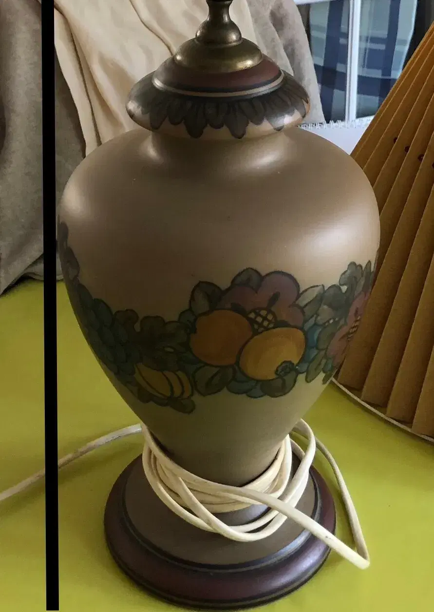 Hjorth keramiklampe