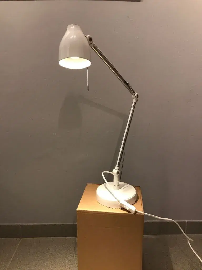 IKEA bordlampe sælges