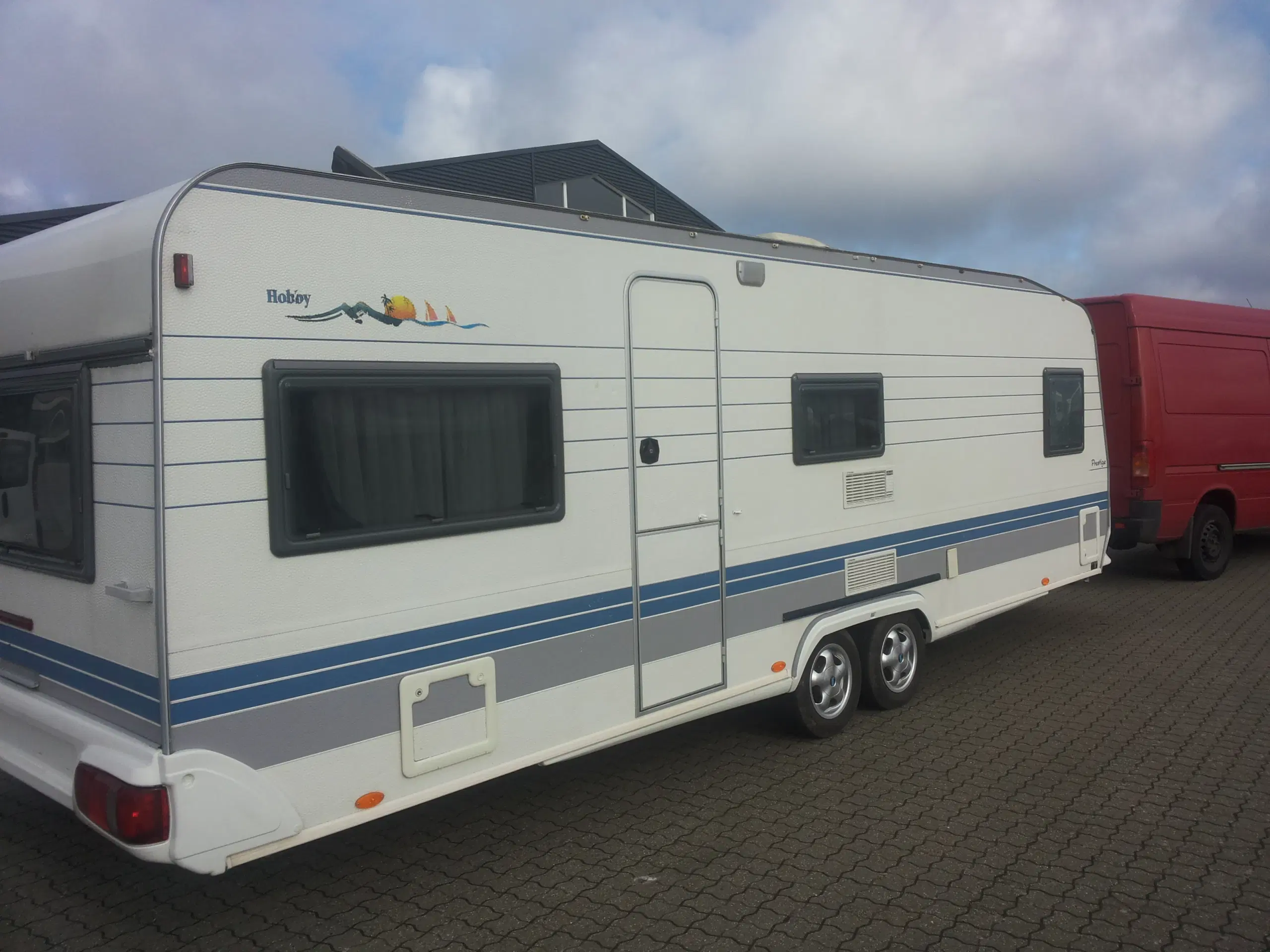 CAMPINGVOGN KØBES NU TLF 40 62 33 62