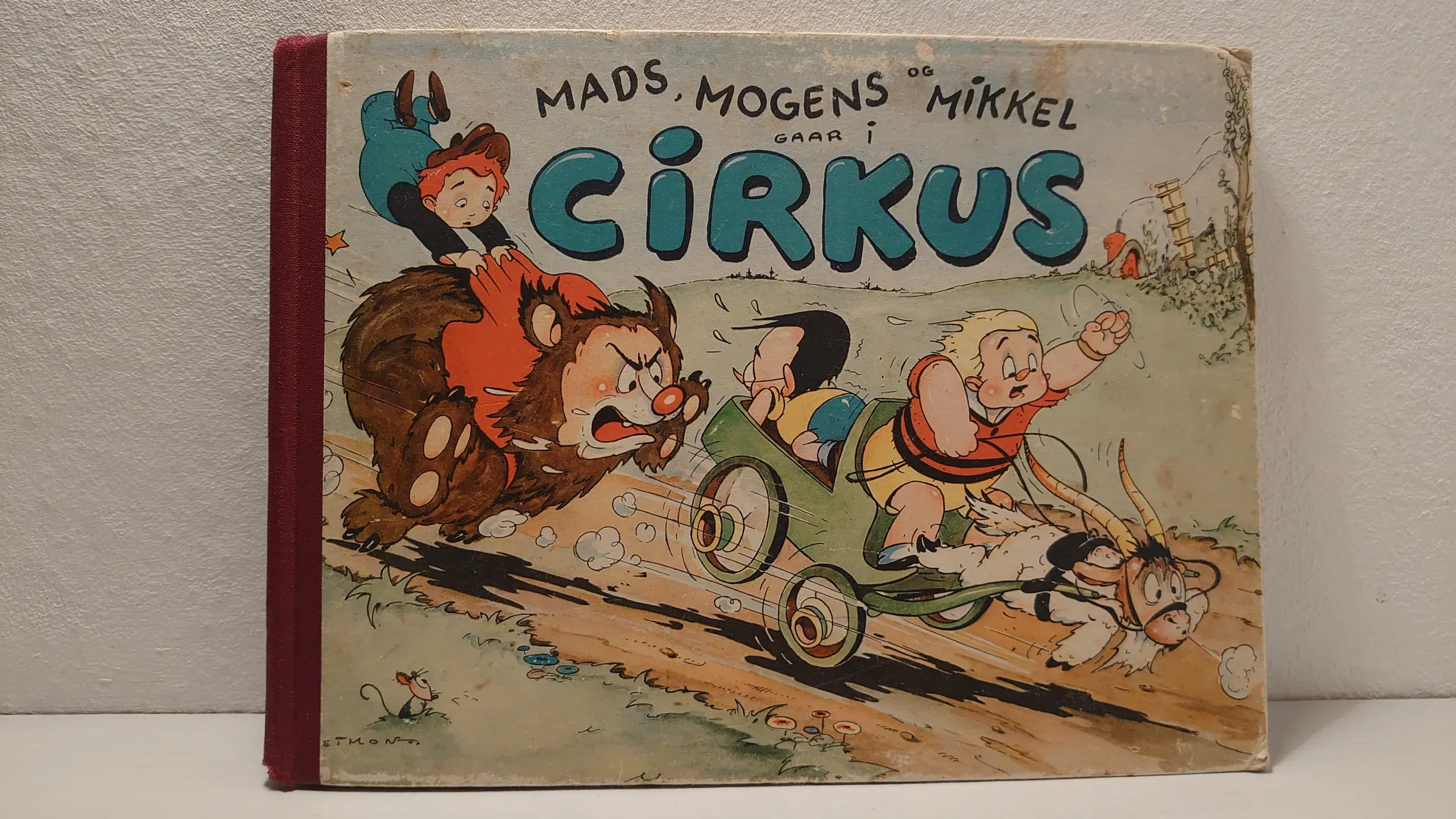 Kjeld Simonsen:MadsMogens og Mikkel går i Cirkus