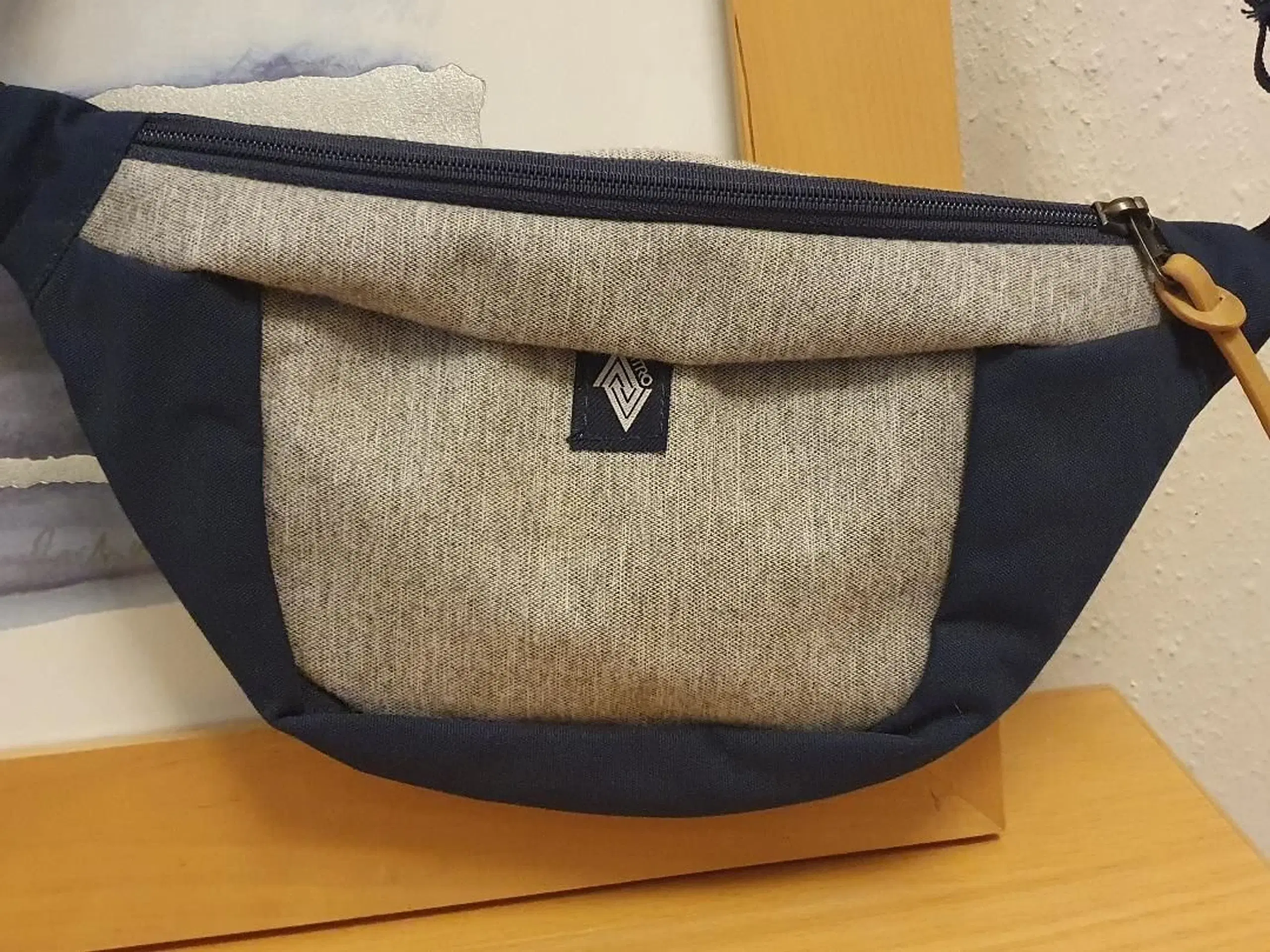 Taske. Nitro Hip bag