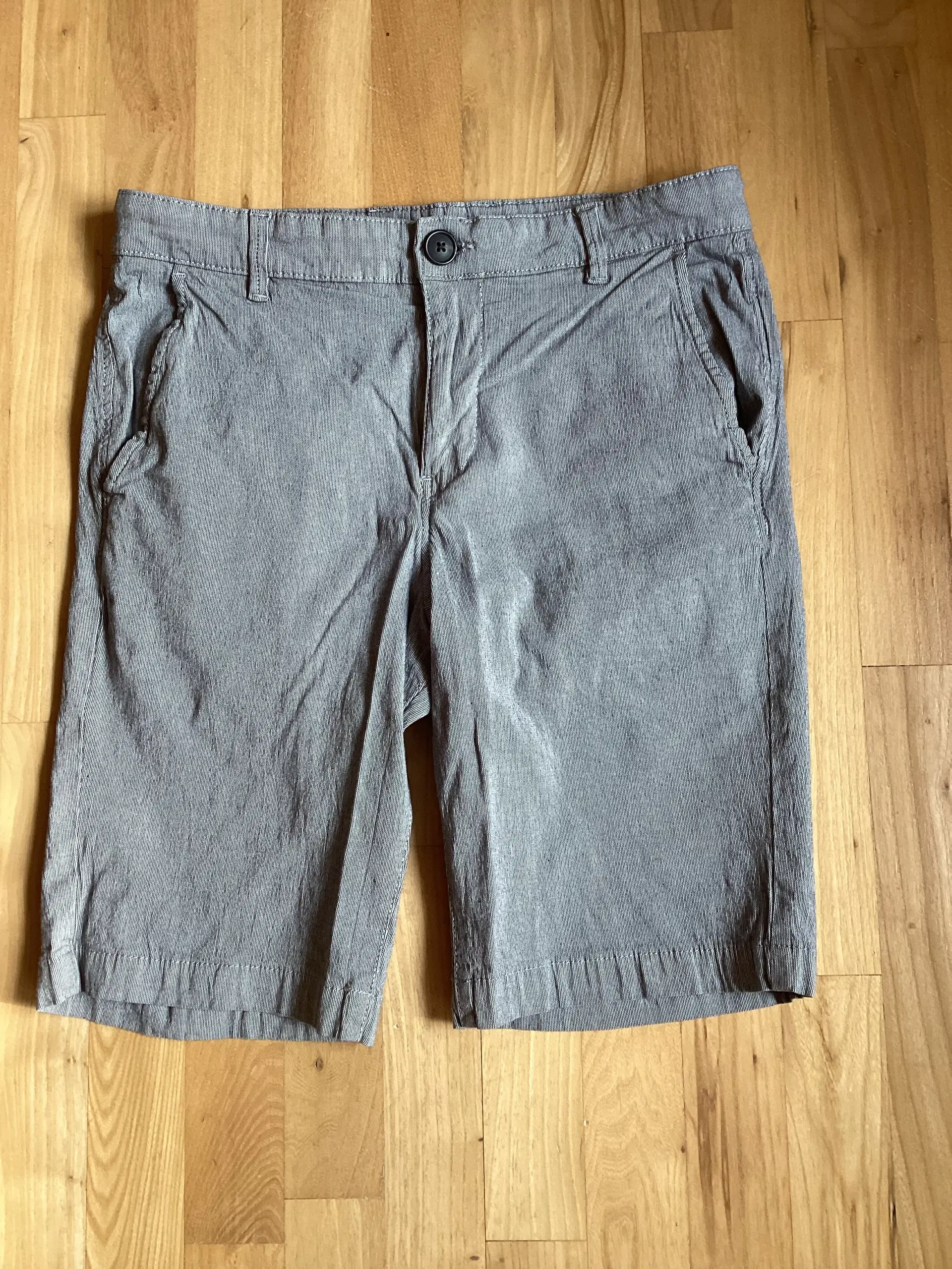 Tyndstribet shorts fra Selected