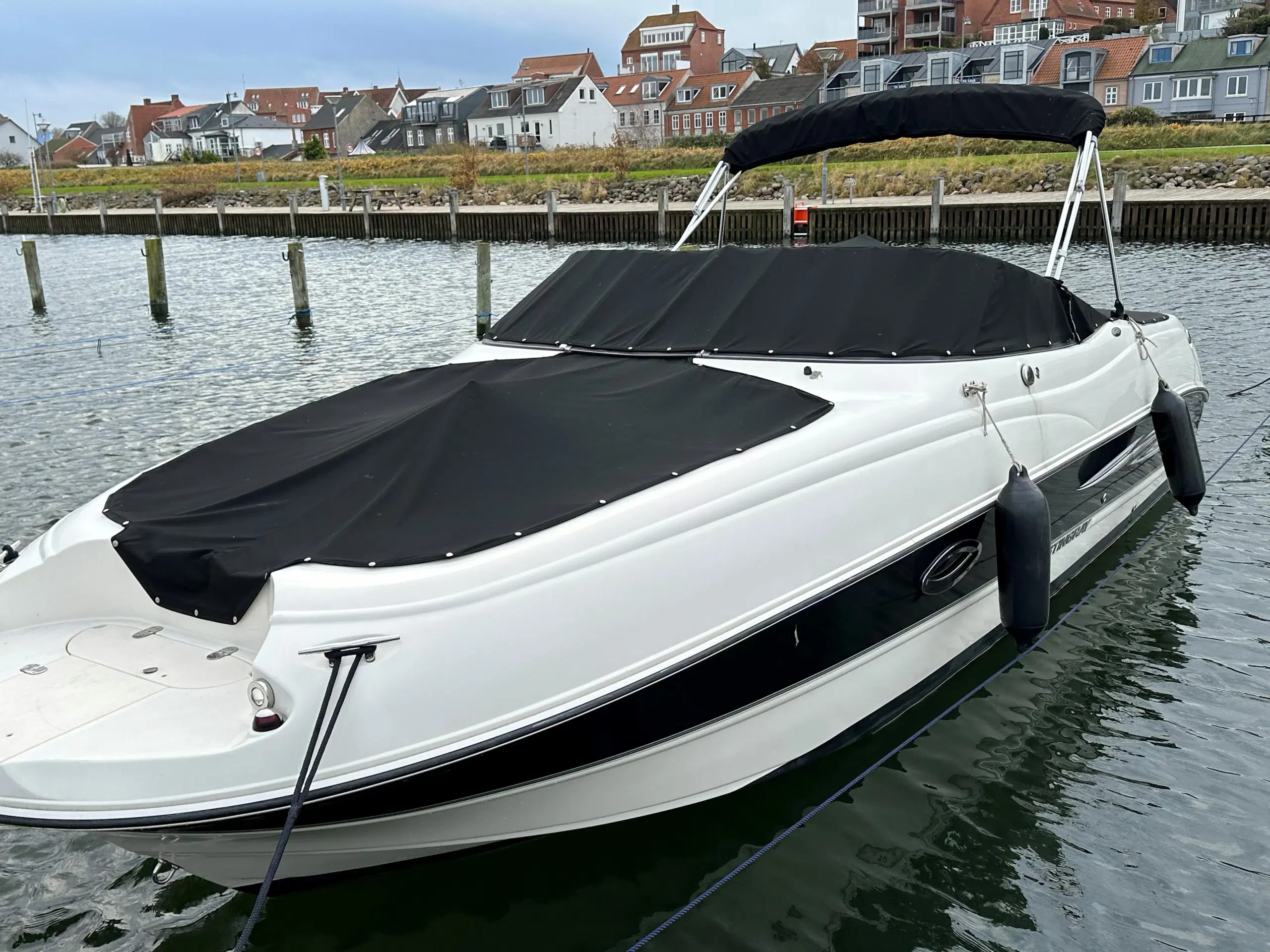 Stingray 220DR Bowrider