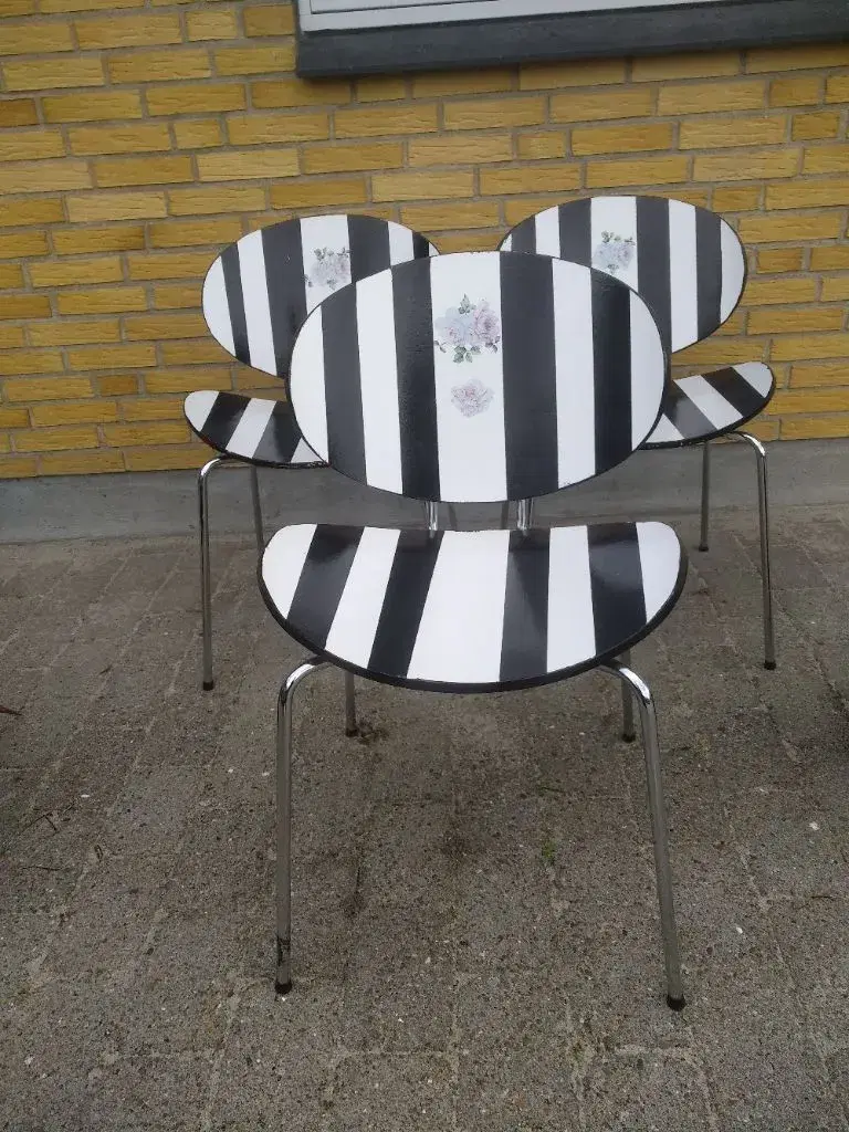 3 fine zebrastribede stabelstole