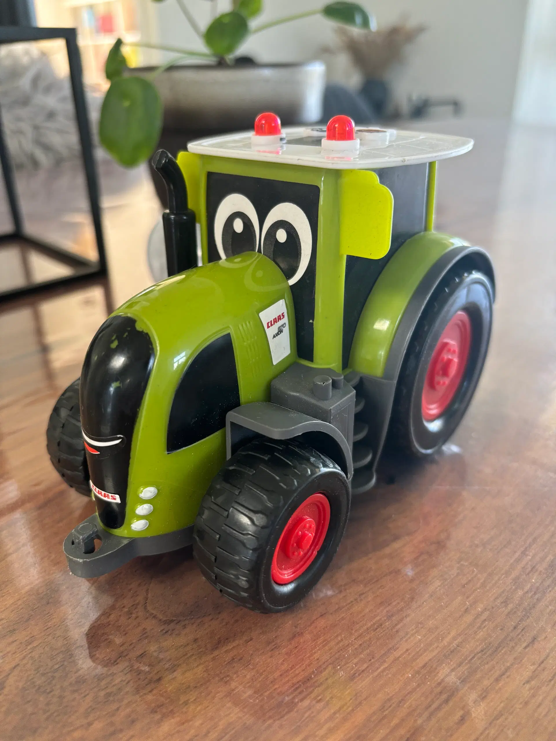 Claas traktor med lyd og lys