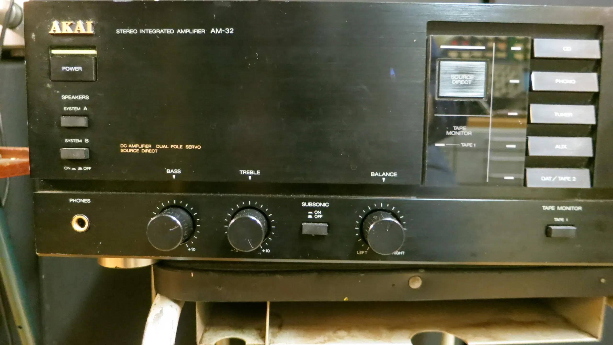 VINTAGE AKAI AM-32  2X50W RMS