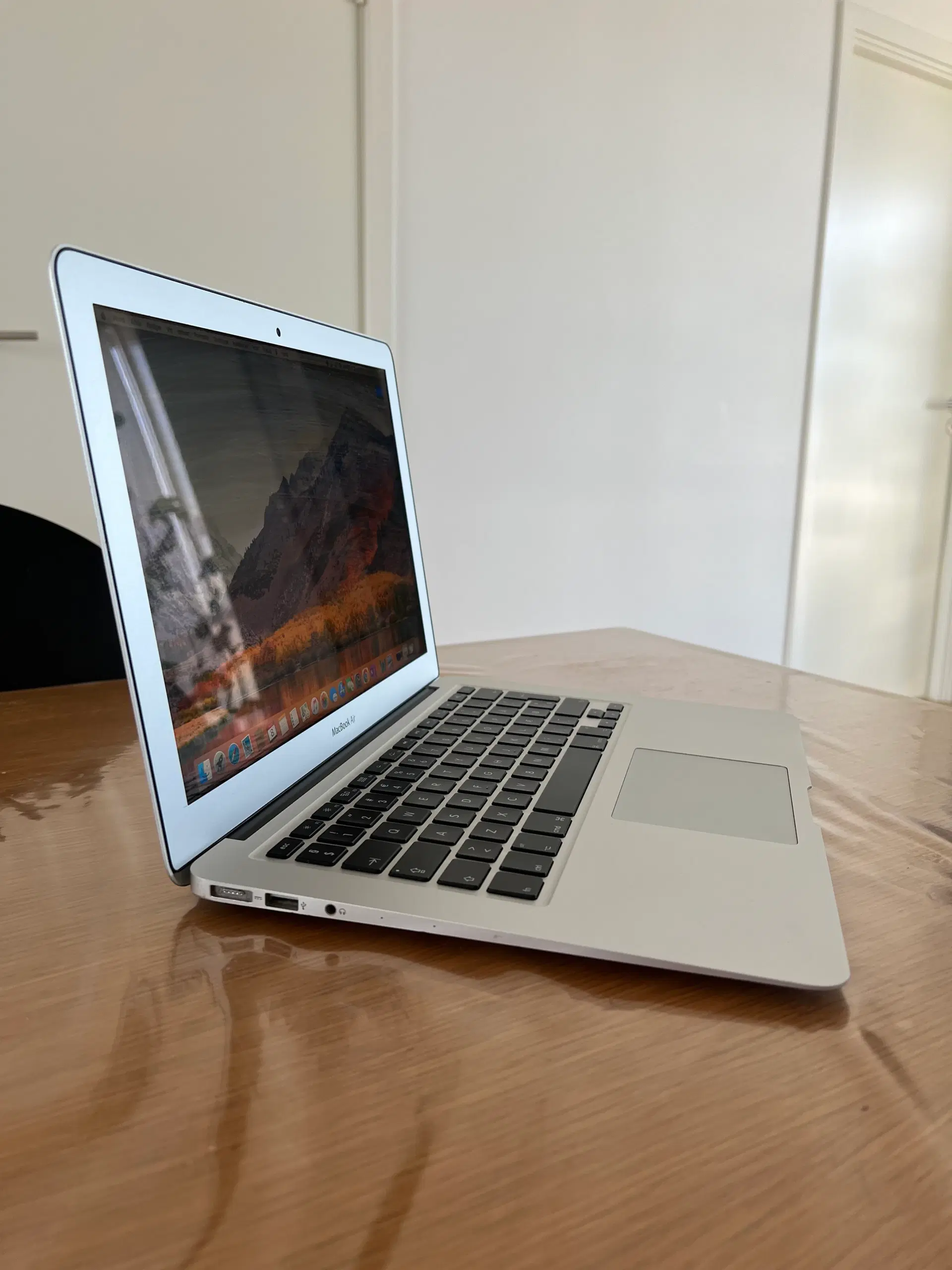 Macbook Air 13” fra 2017