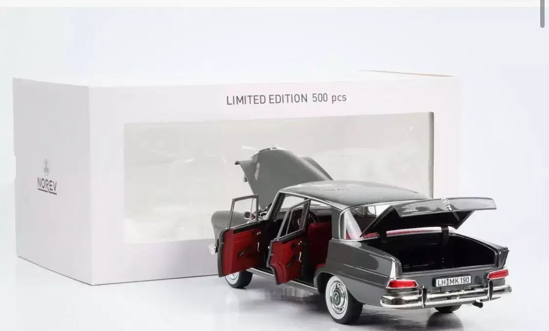 1:18 Mercedes 190D W110 1964