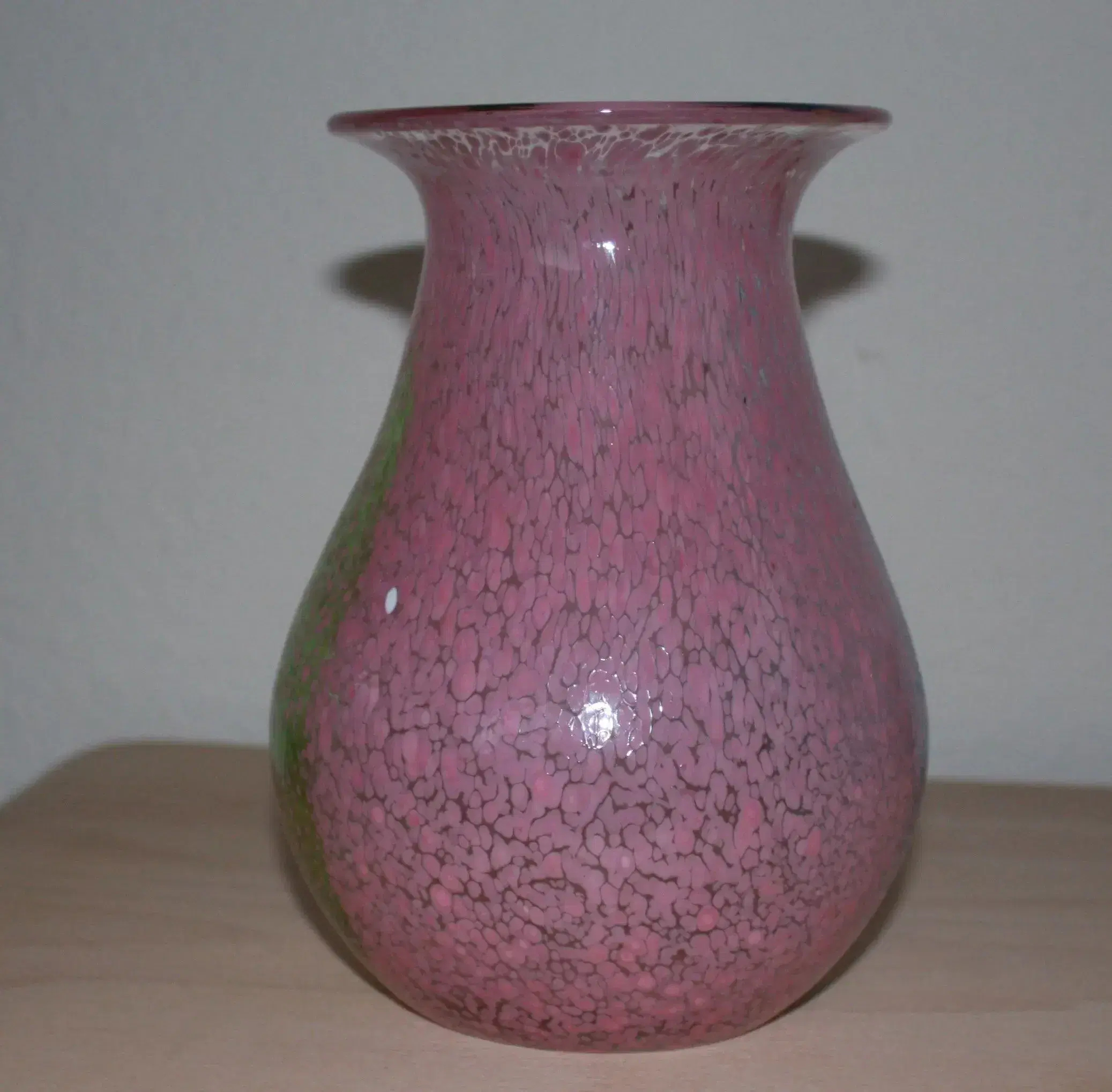 Ulrica Hydmann-Vallien Kosta Boda Vase og skål