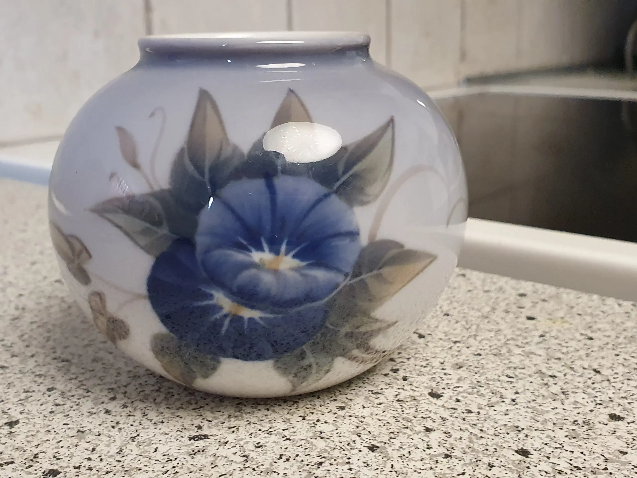 Royal Copenhagen vase blomster mønster