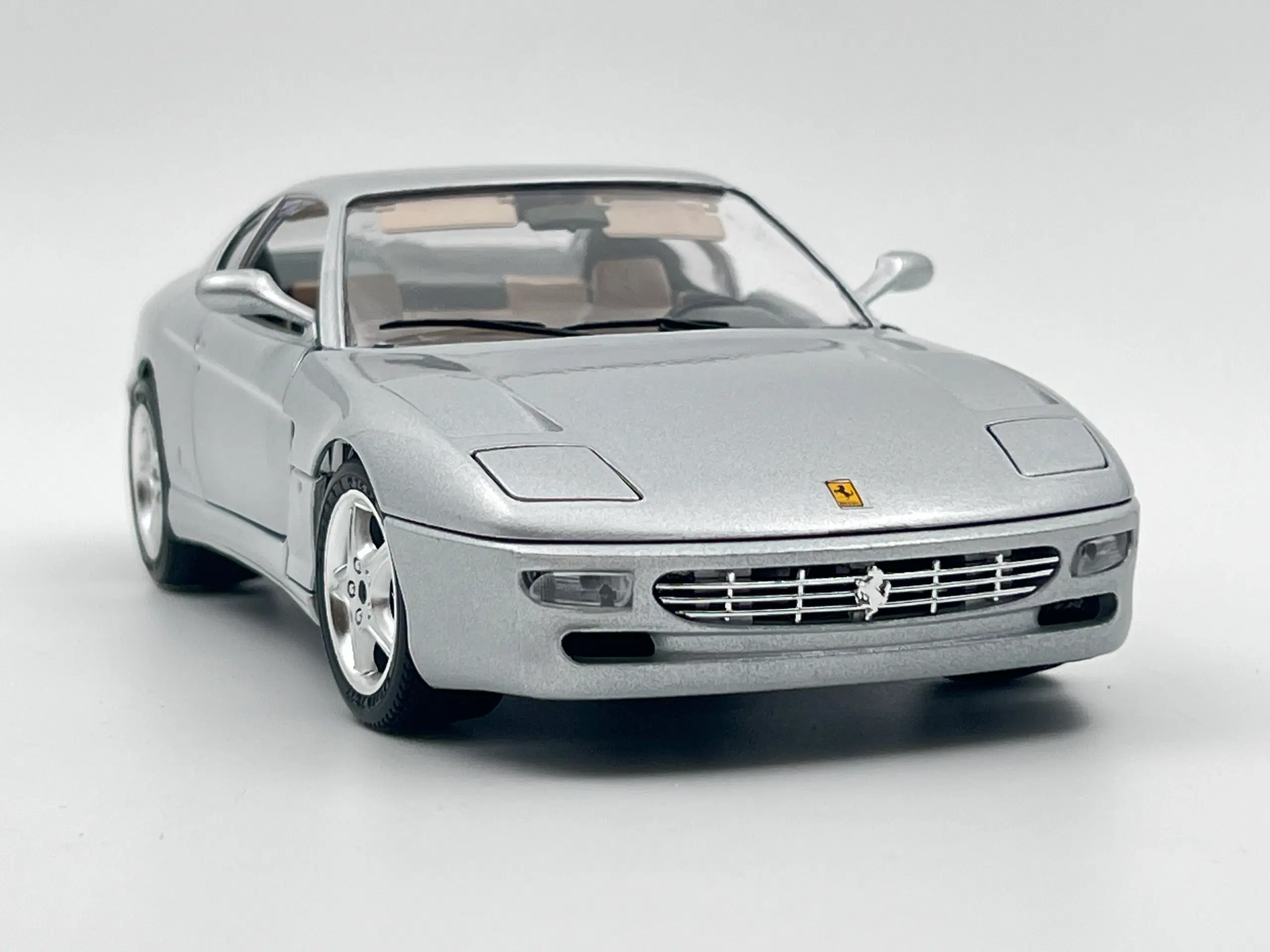 1992 Ferrari 456 GT V12 Pininfarina - 1:18