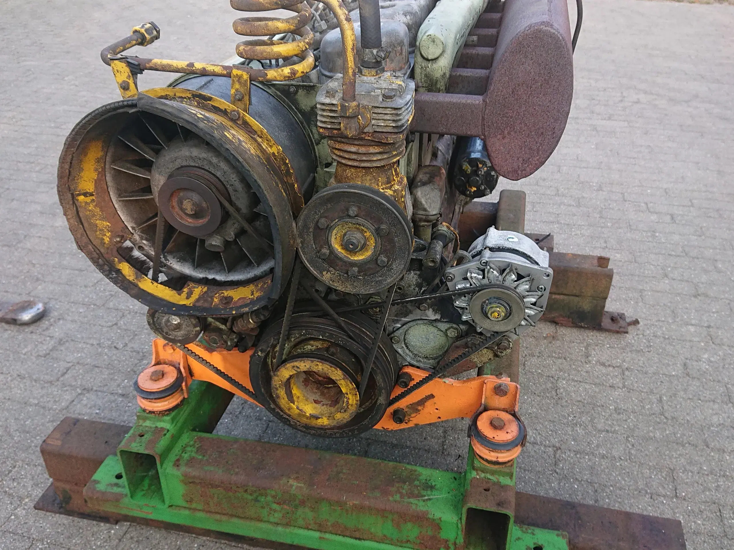 Deutz motor F6L 913