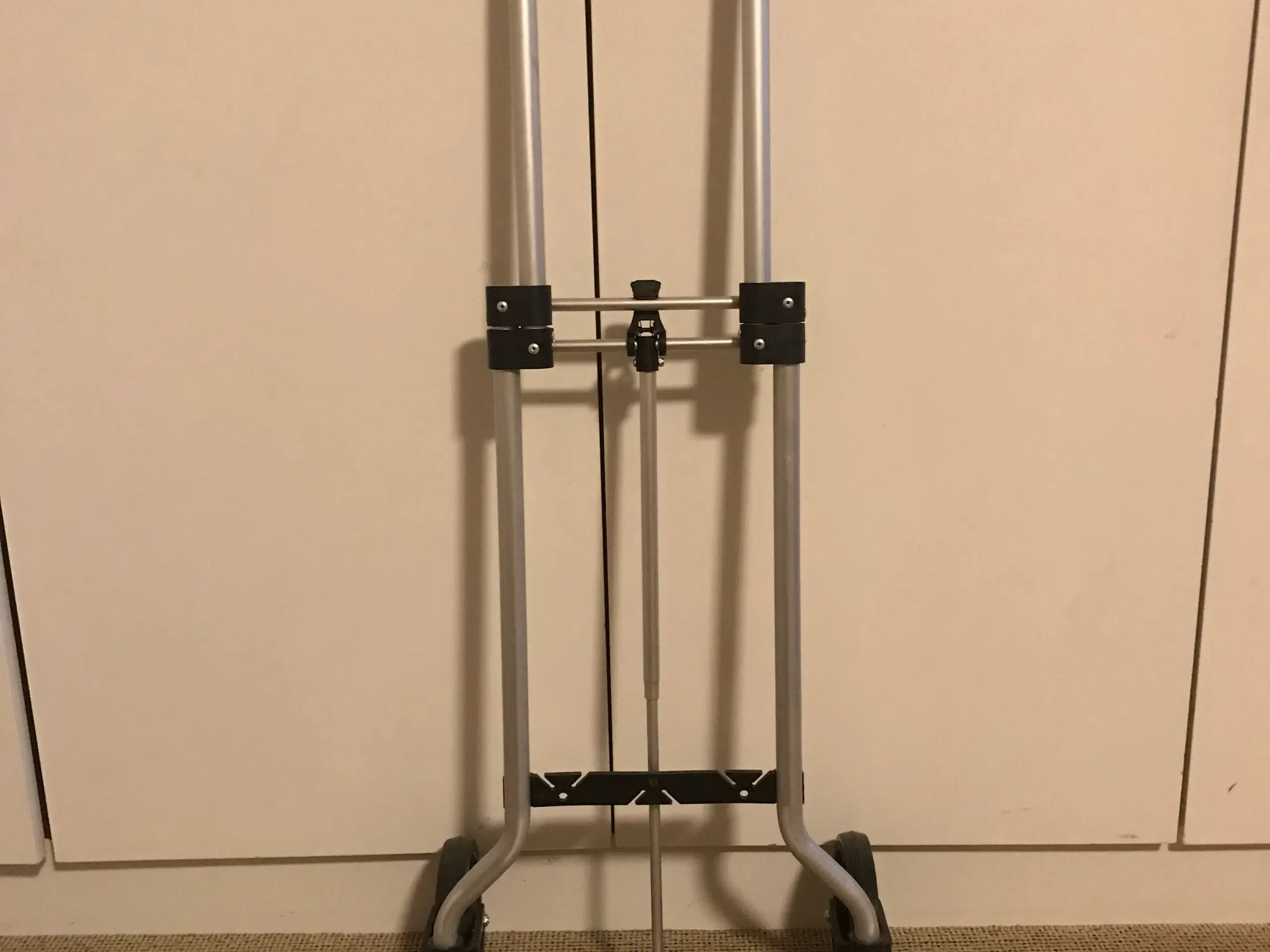 Foldbar trolley