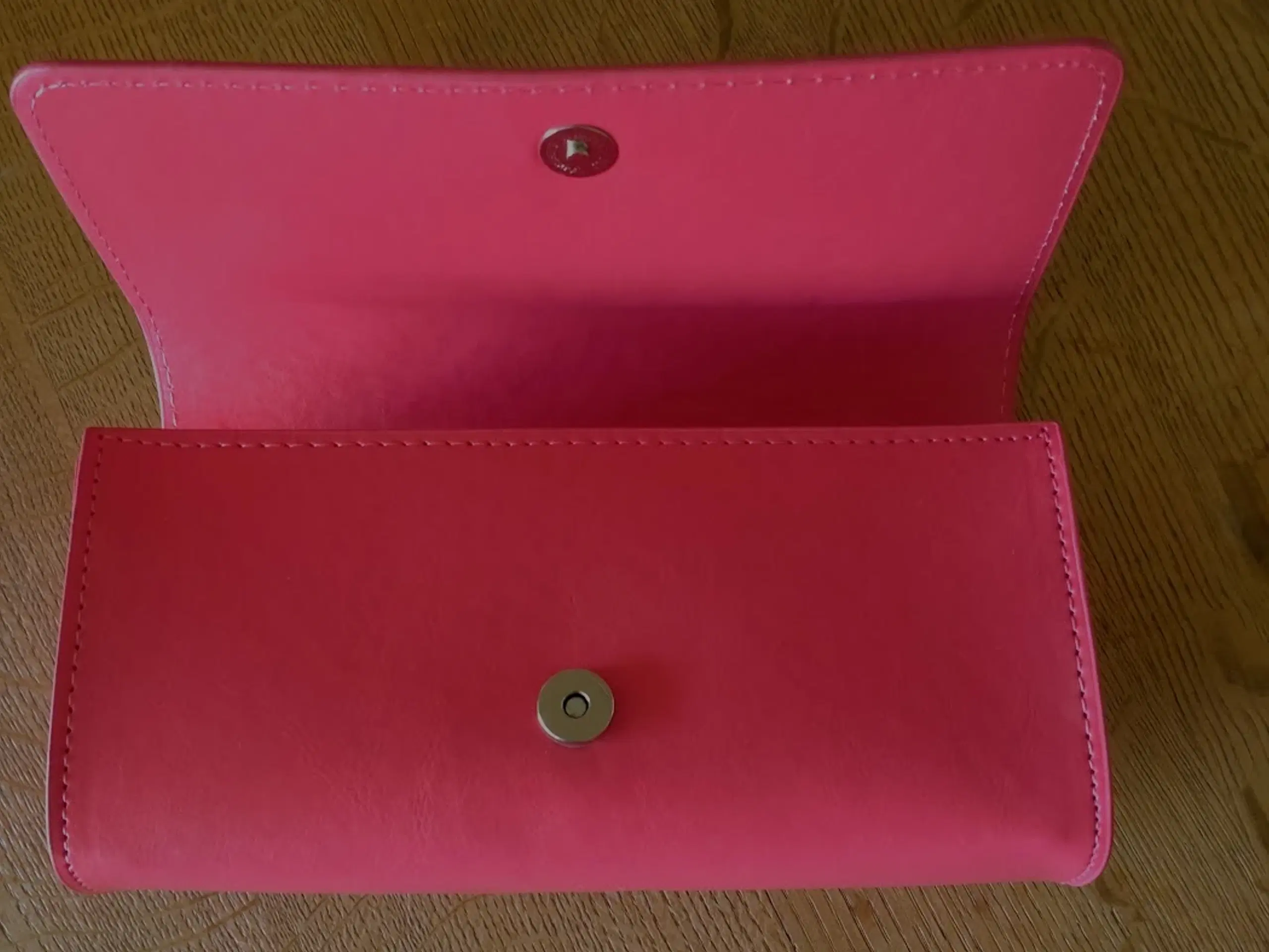 PINK CLUTCH - lille  og meget RETRO