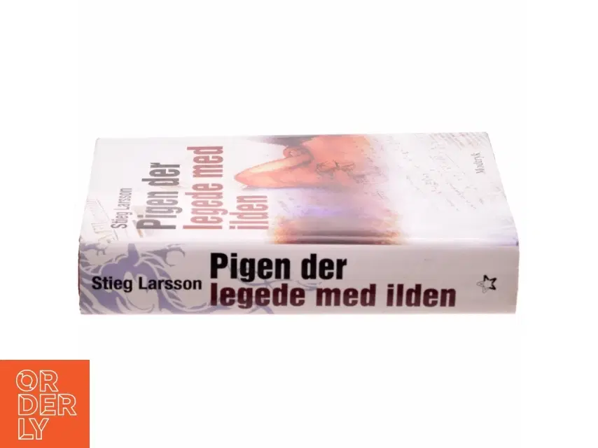 Pigen Der Legede Med Ilden af Stieg Larsson (Bog)