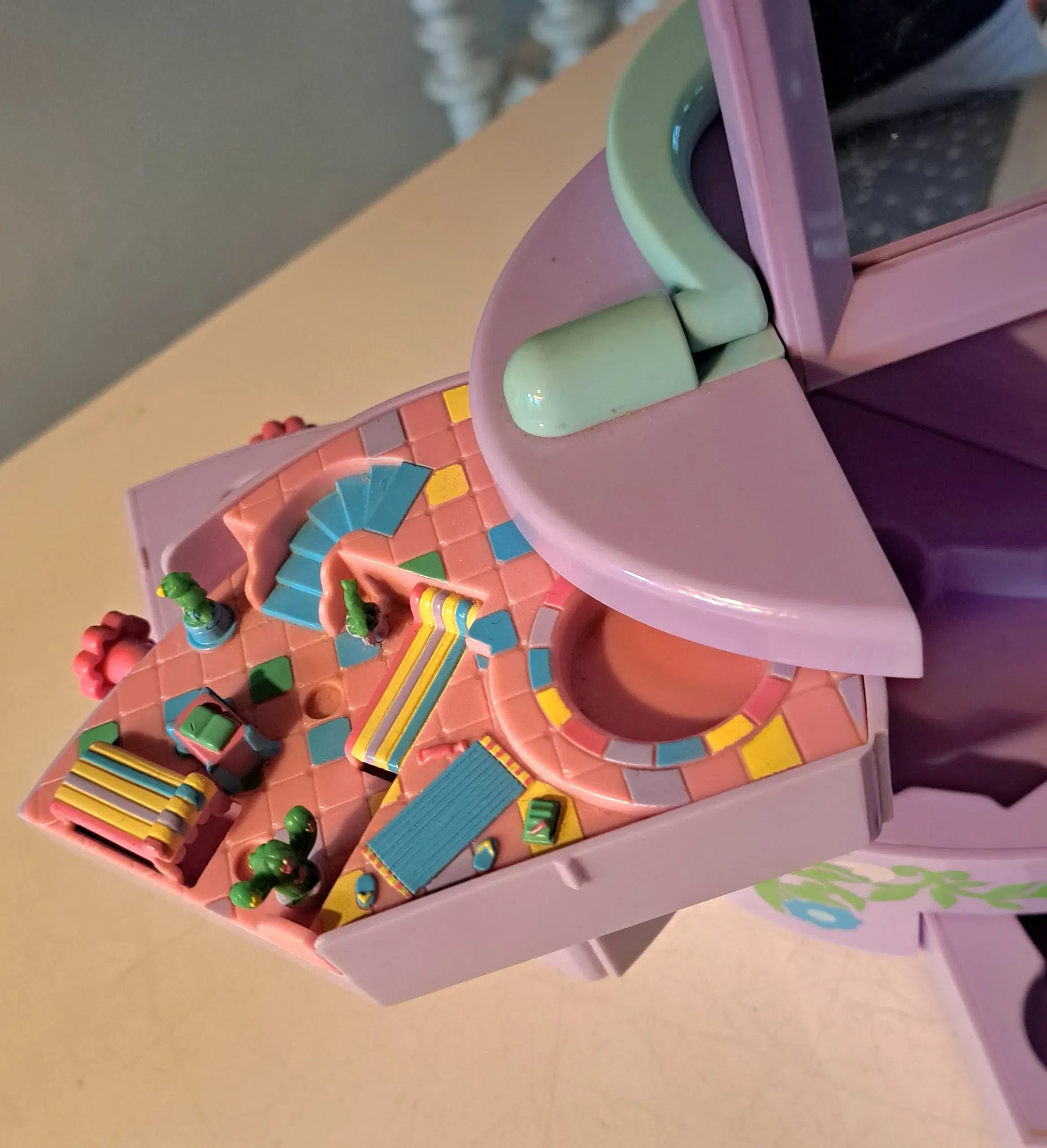 Polly Pocket smykkeskrin sminkebord