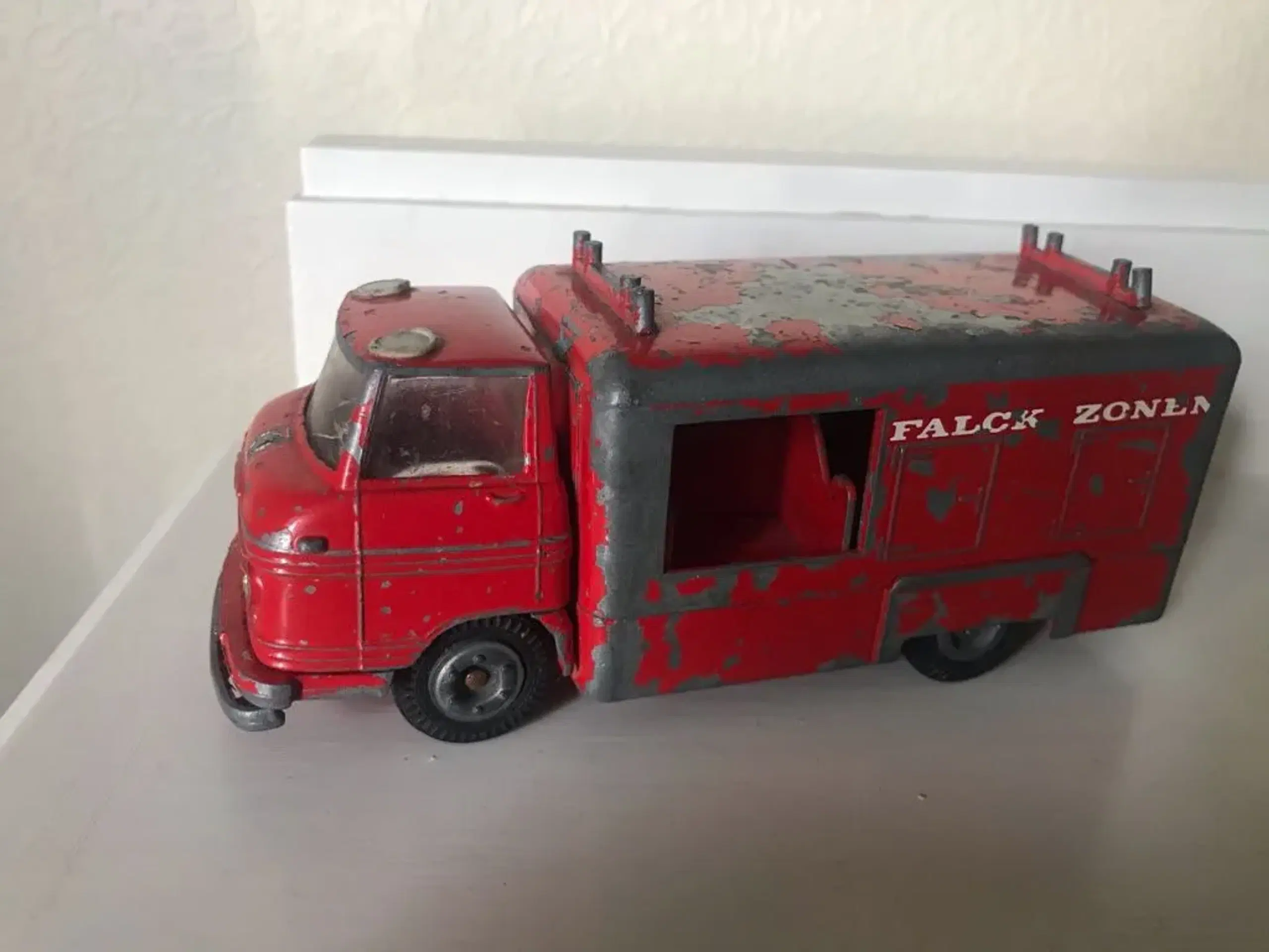 Falck model bil