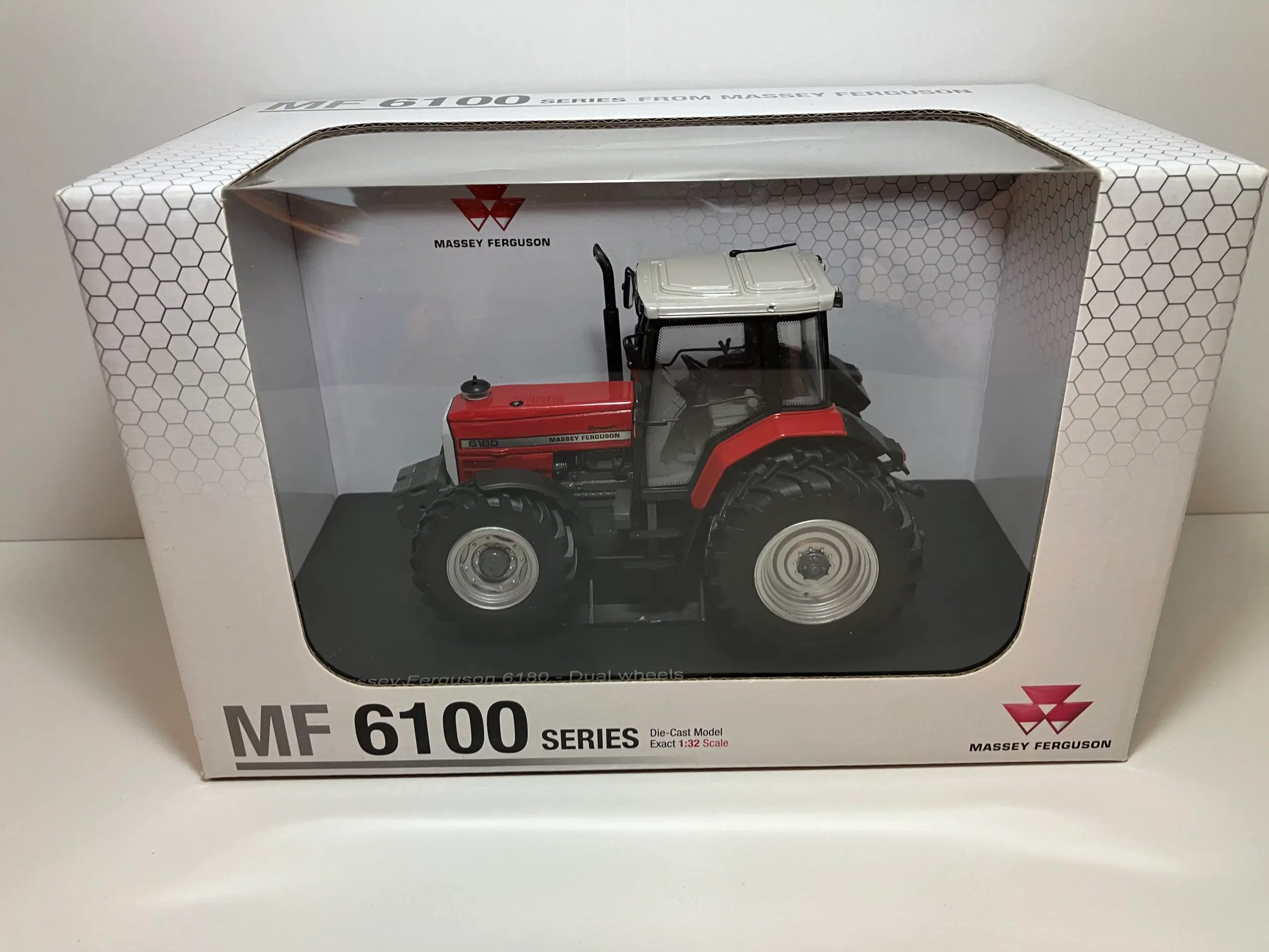 1:32 Massey Ferguson 6180 4WD Dual