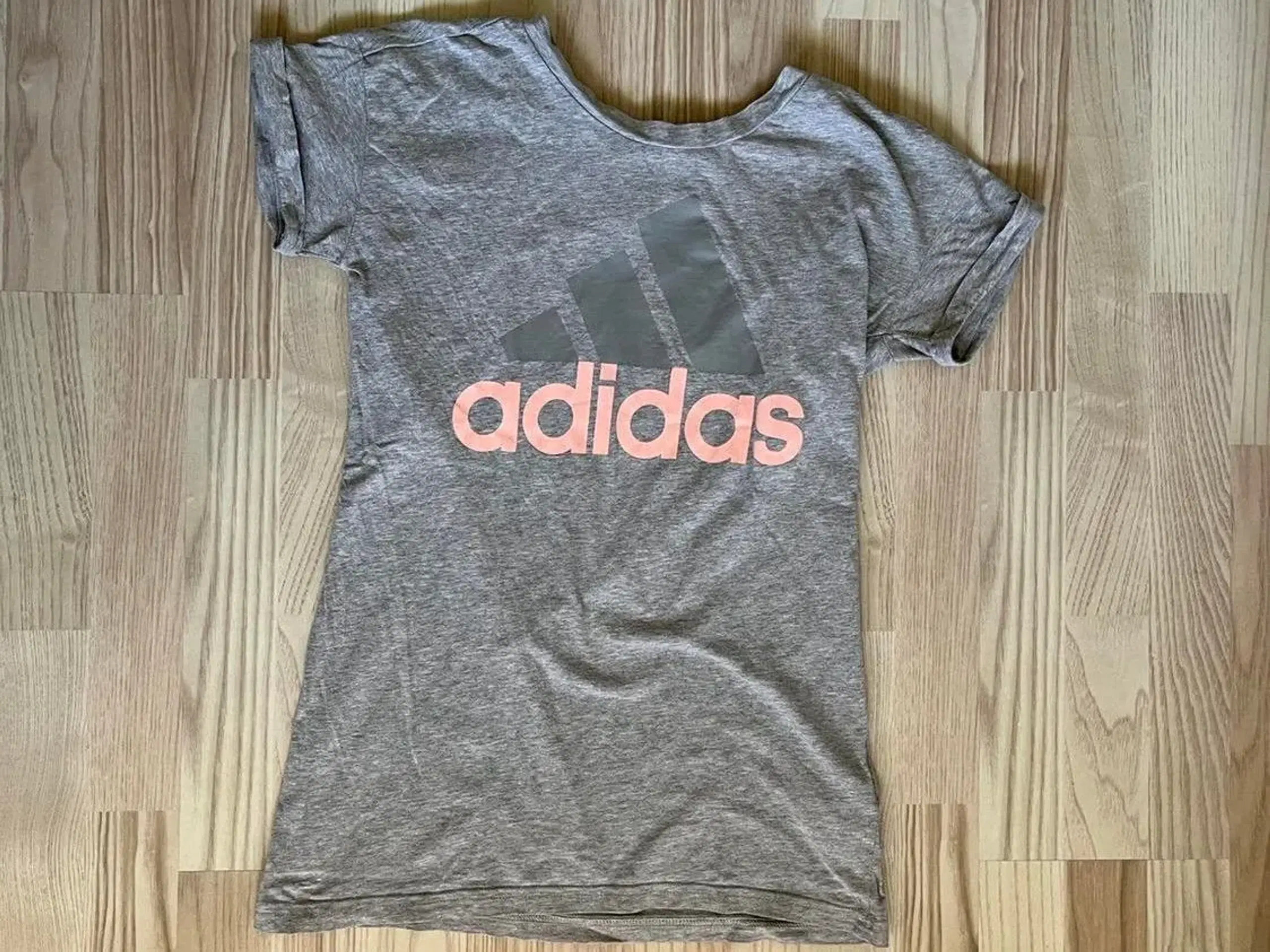 Adidas t-shirt