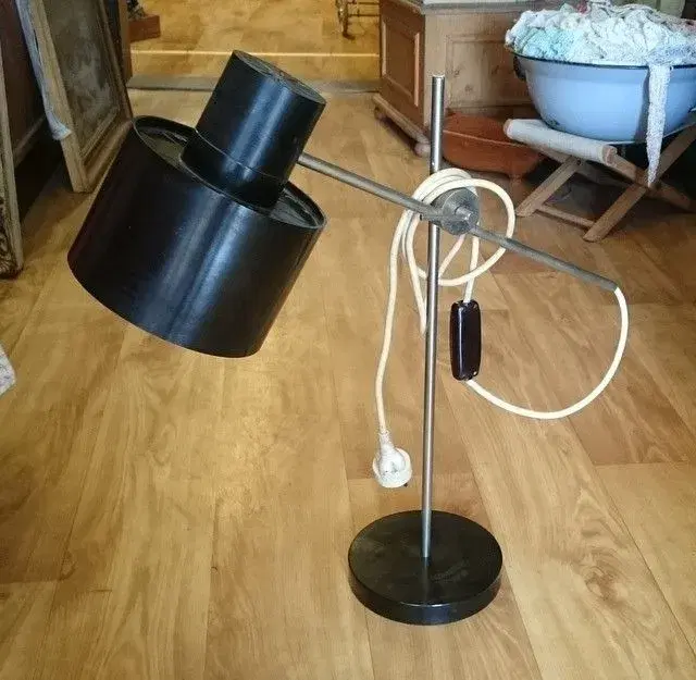 Design bordlampe af Jan Suchan Tjekkiet